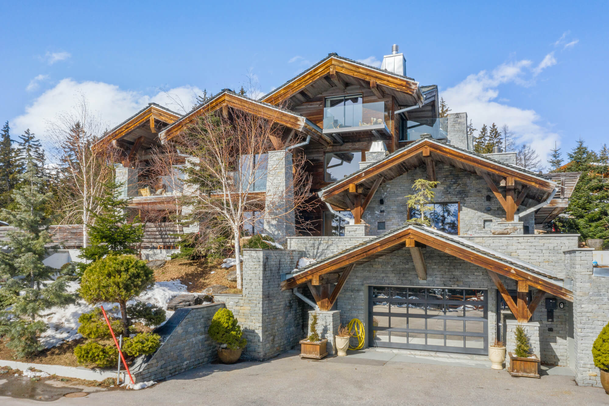 Exquisite chalet in an exclusive location in Plans-Mayens, Crans-Montana