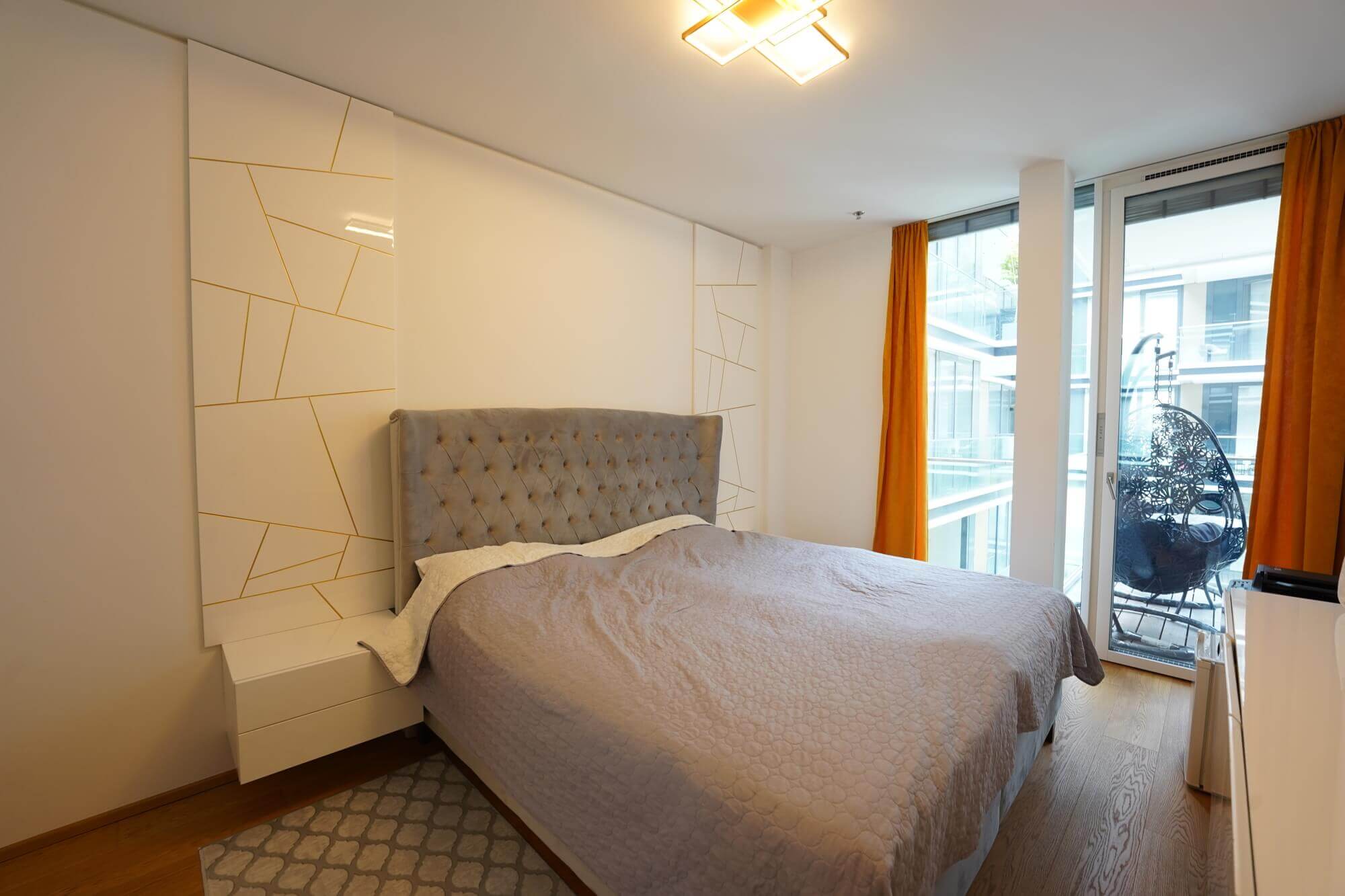 Beautiful flat in quiet courtyard location - near the popular Rochusmarket