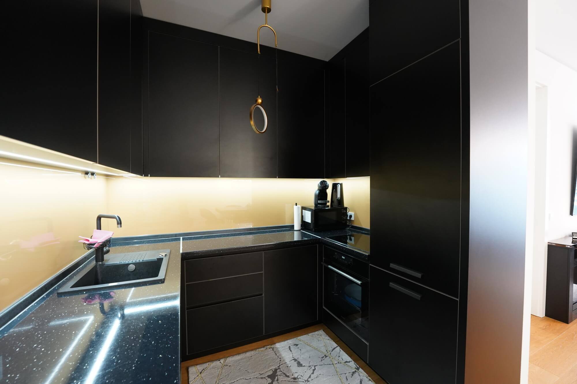 Beautiful flat in quiet courtyard location - near the popular Rochusmarket