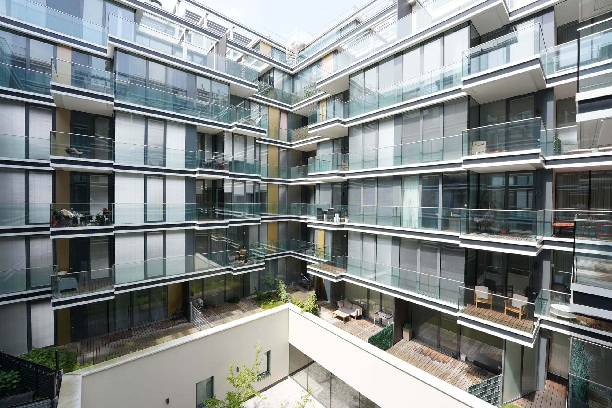 Beautiful flat in quiet courtyard location - near the popular Rochusmarket