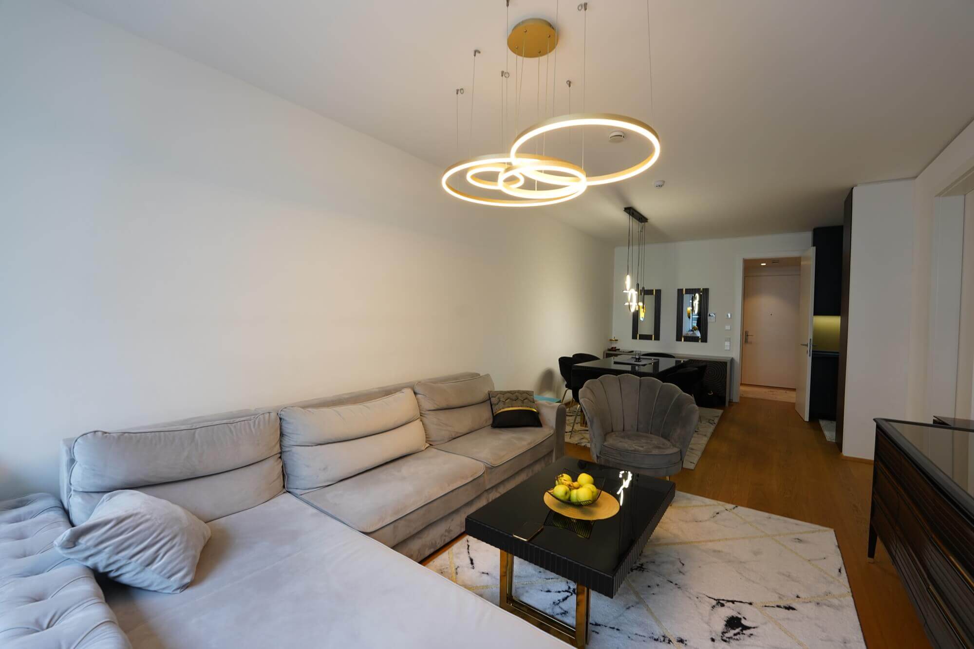 Beautiful flat in quiet courtyard location - near the popular Rochusmarket