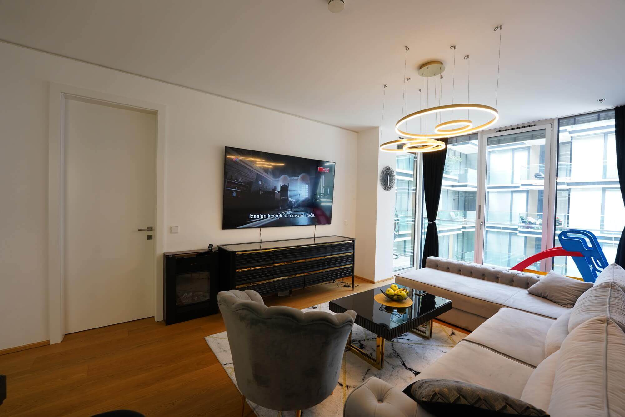 Beautiful flat in quiet courtyard location - near the popular Rochusmarket