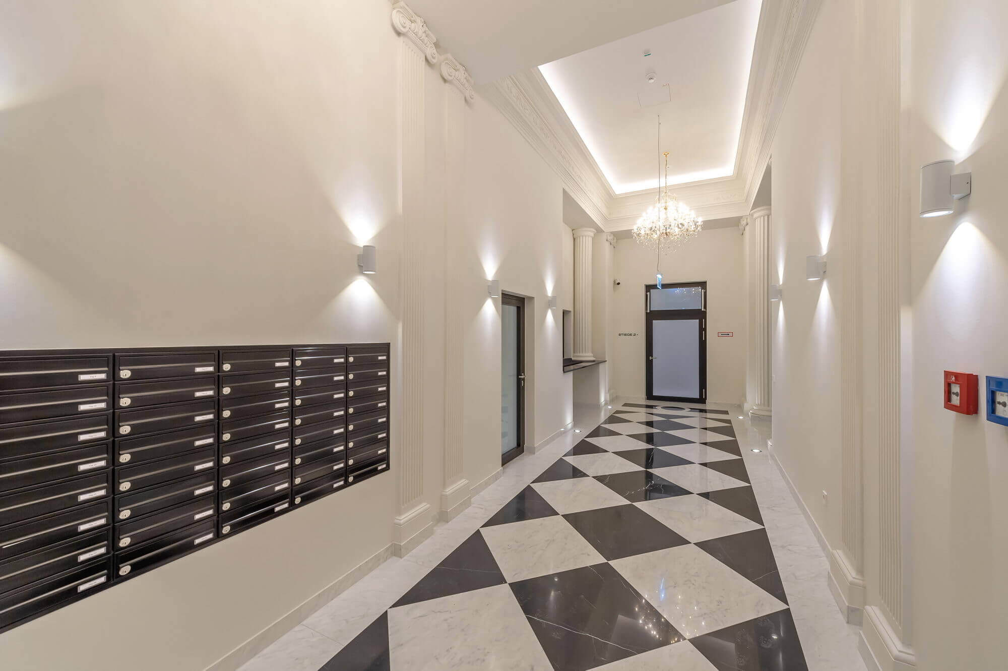 Modern condominium in stylish old building in prime city centre location