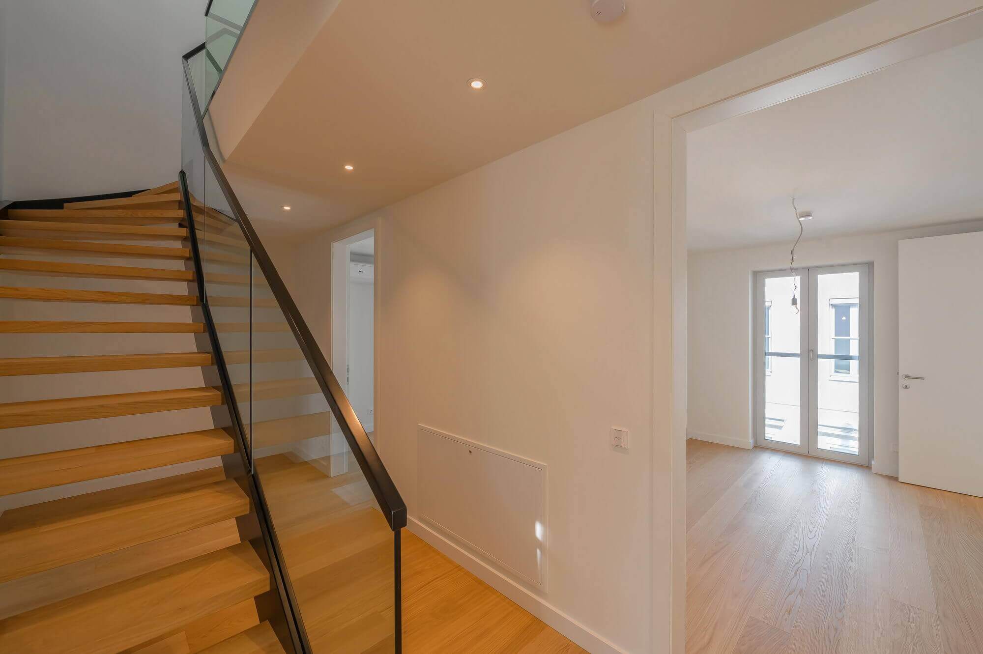 Modern condominium in stylish old building in prime city centre location