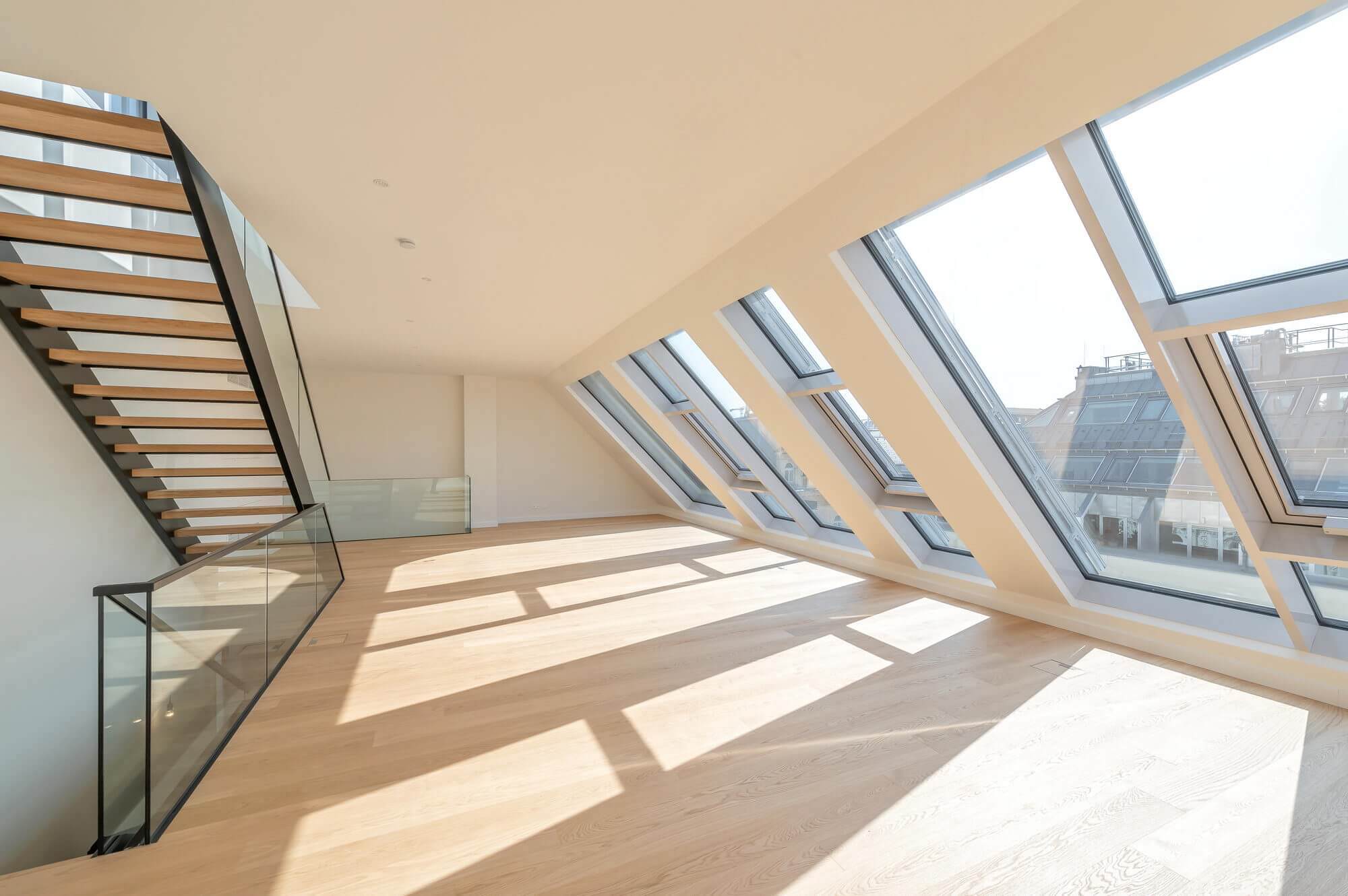 Modern condominium in stylish old building in prime city centre location