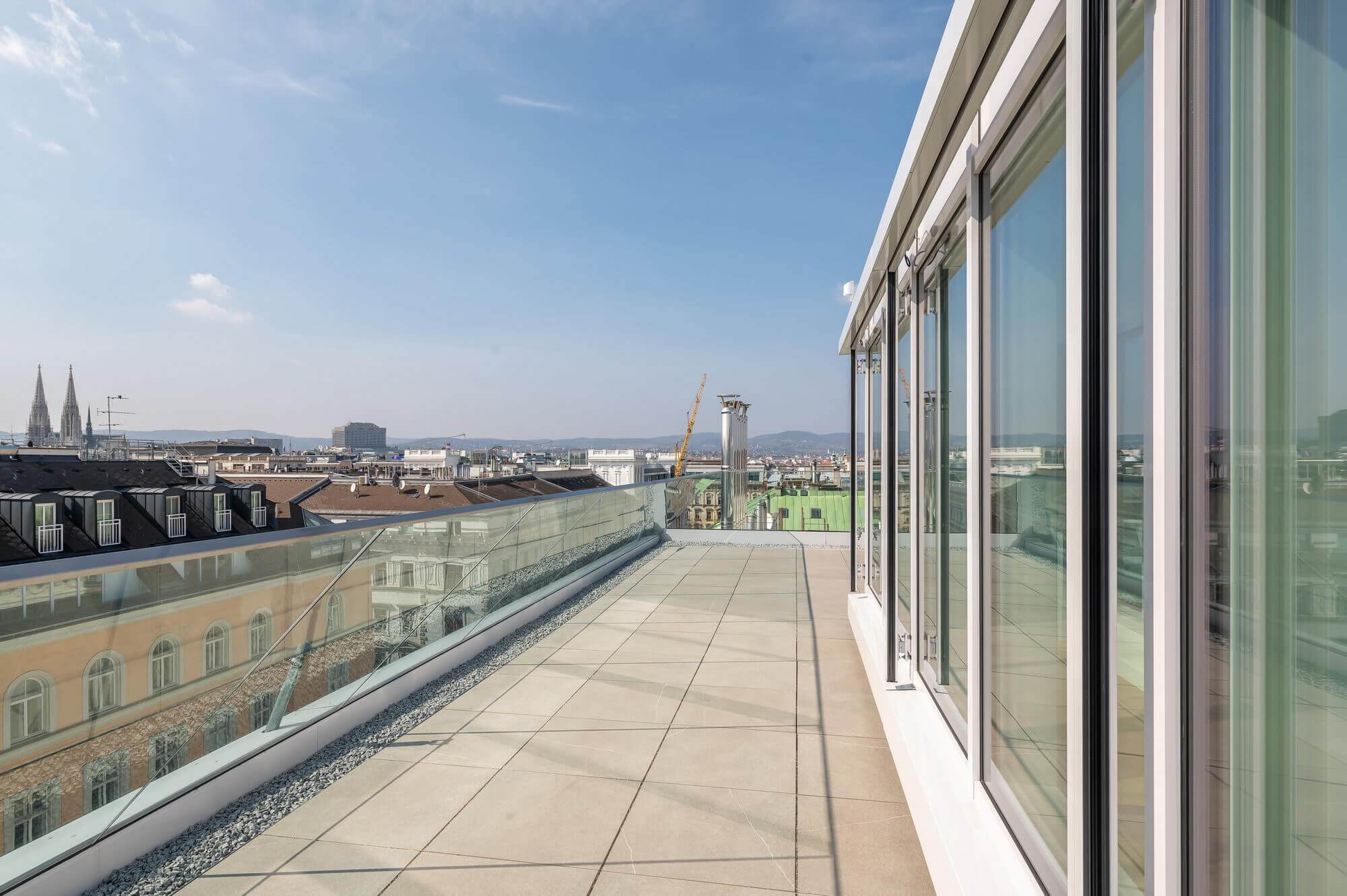 Modern condominium in stylish old building in prime city centre location