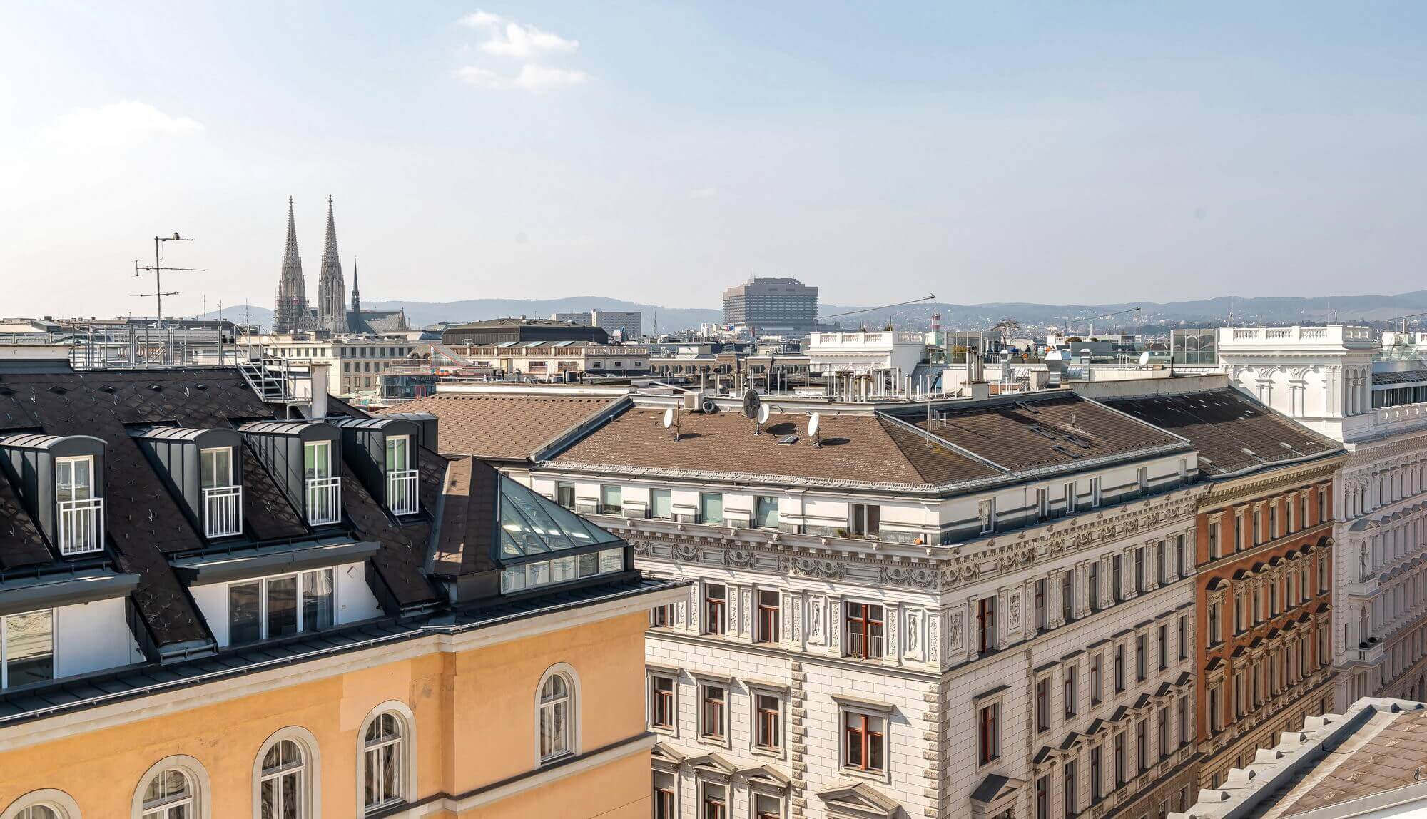 Modern condominium in stylish old building in prime city centre location