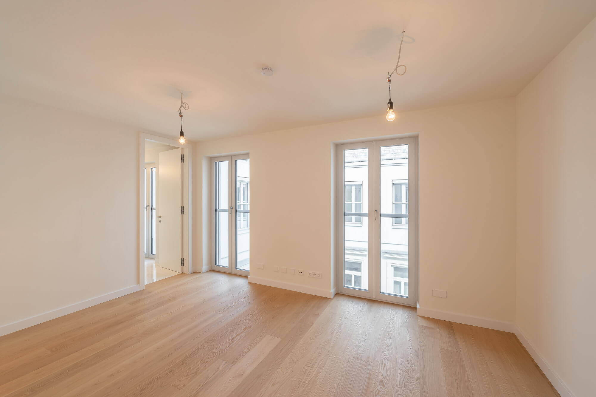 Modern condominium in stylish old building in prime city centre location