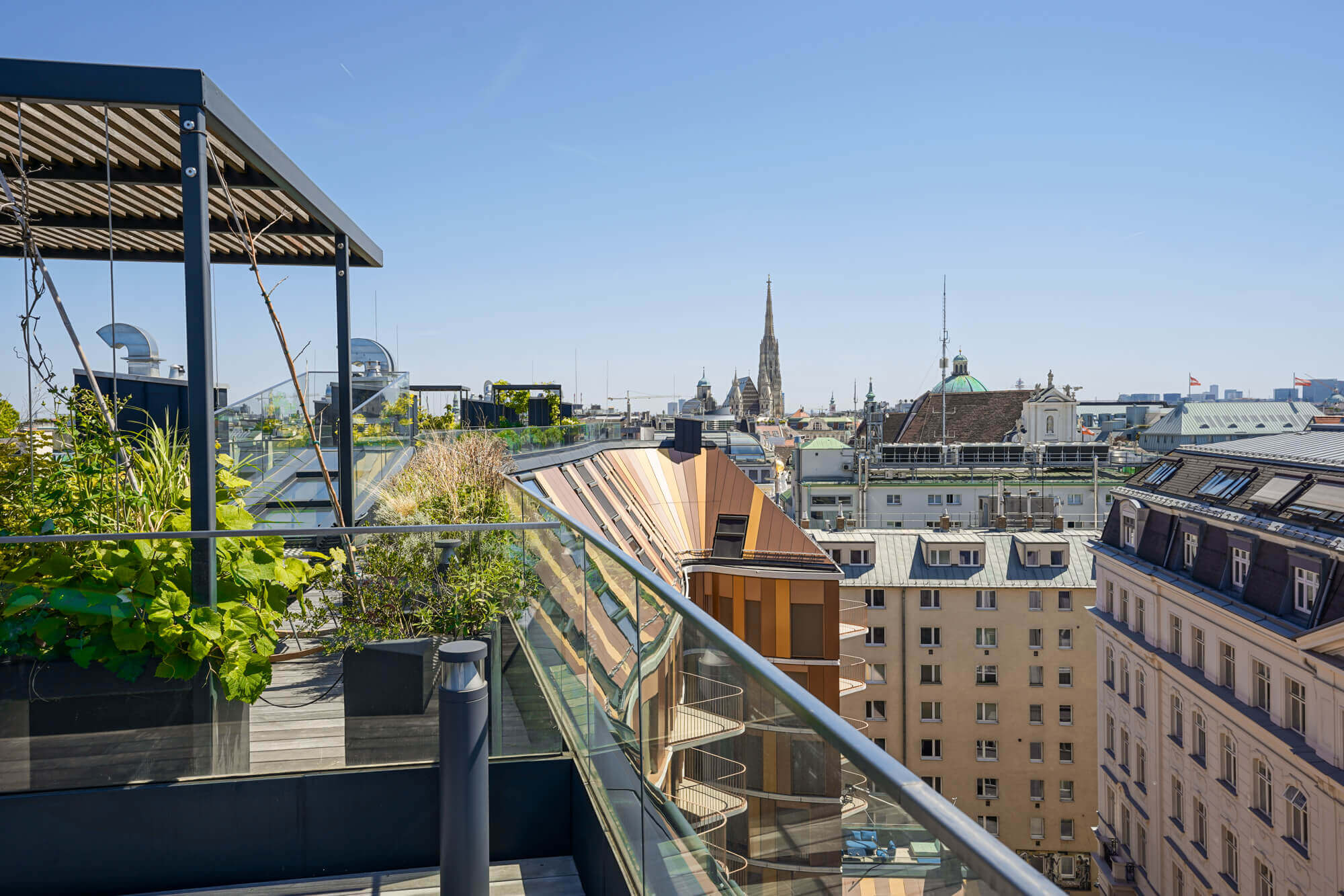Modernes City-Penthouse mit Dachterrasse und Stephansdom-Blick