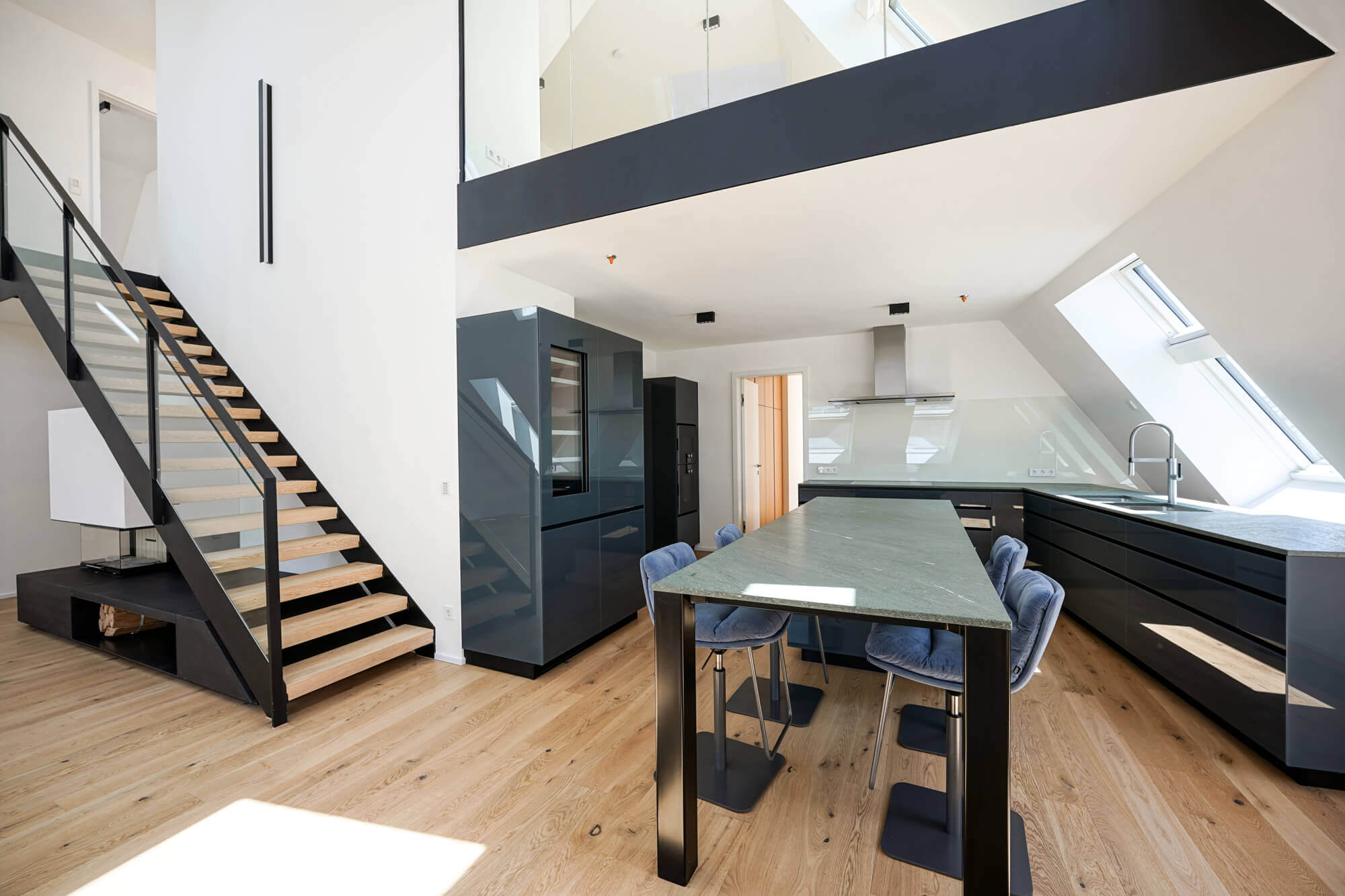 Modernes City-Penthouse mit Dachterrasse und Stephansdom-Blick