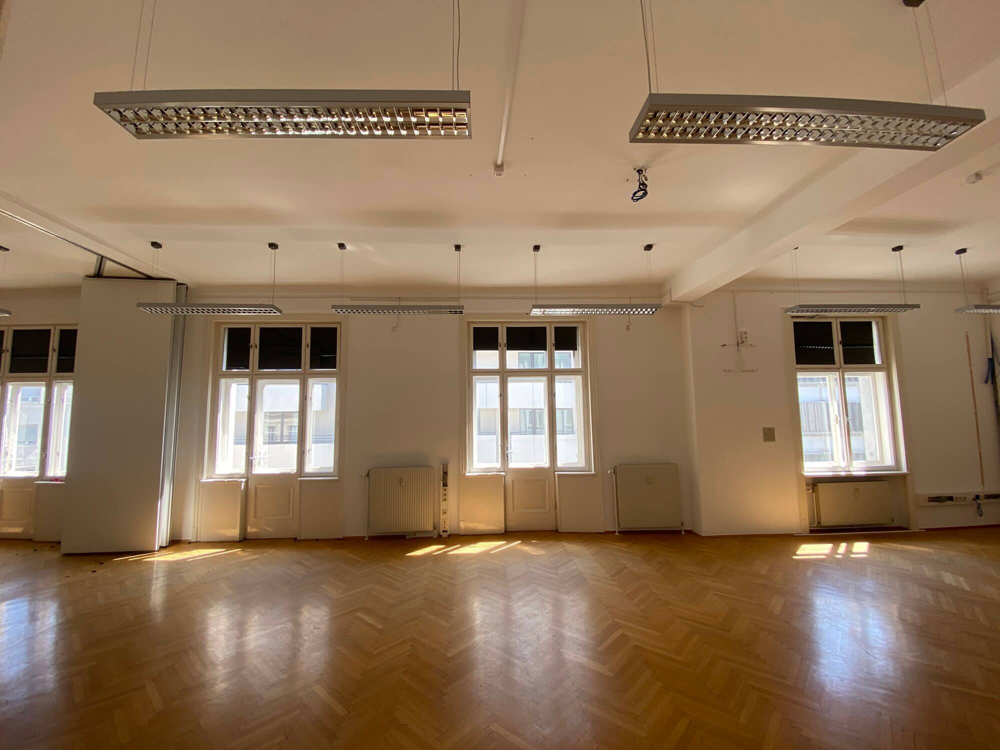 Prestigious office near Schwarzenbergplatz