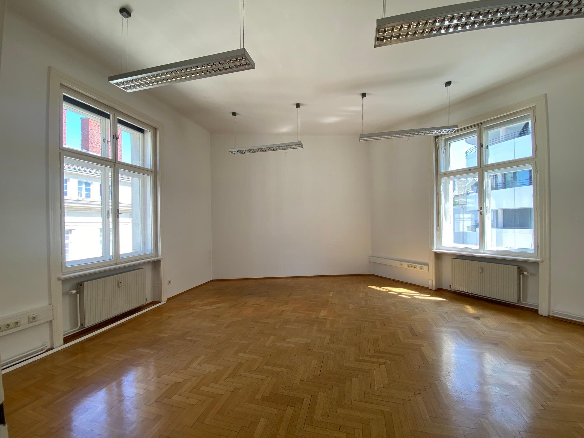 Prestigious office near Schwarzenbergplatz