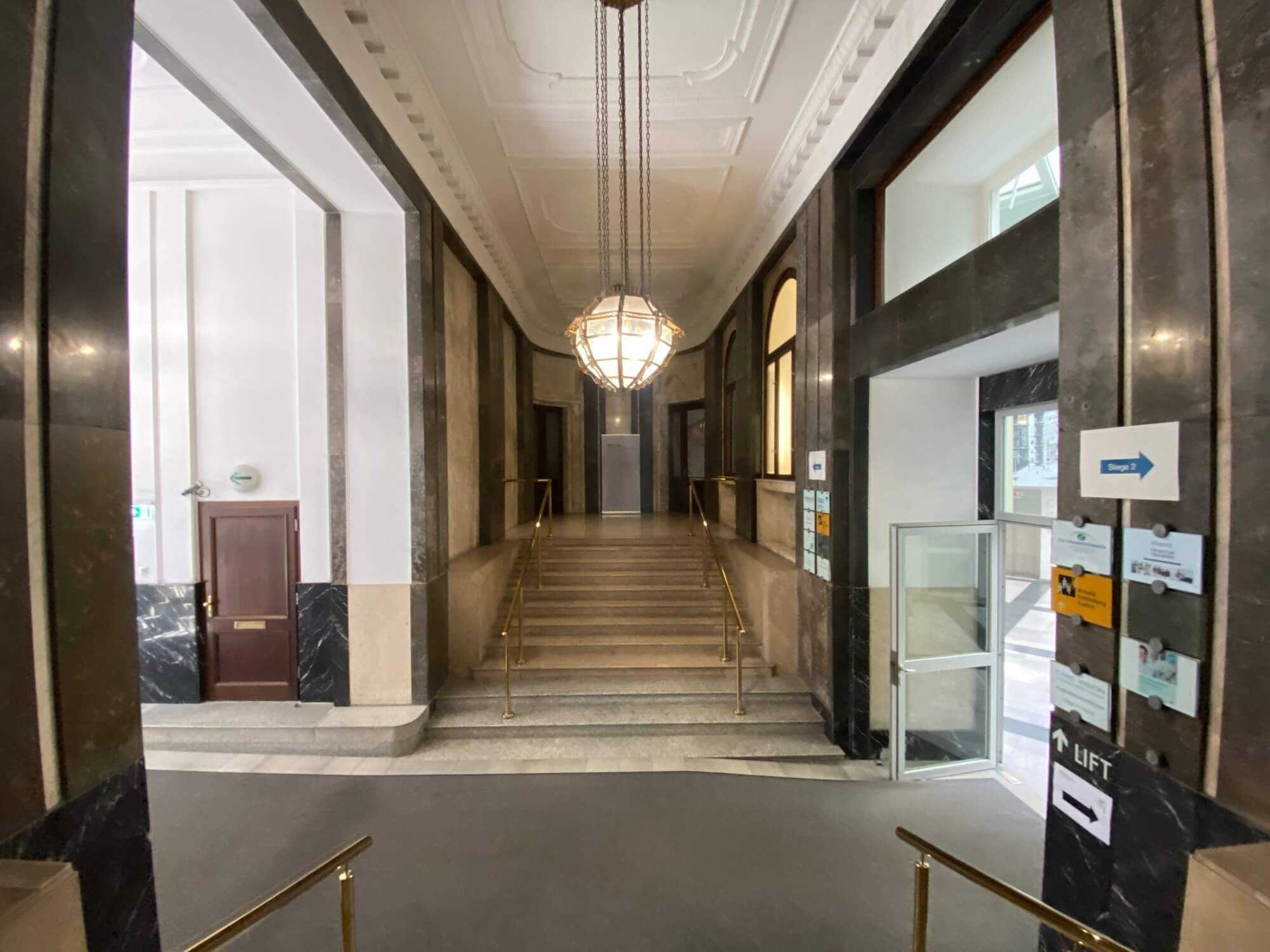 Prestigious office near Schwarzenbergplatz