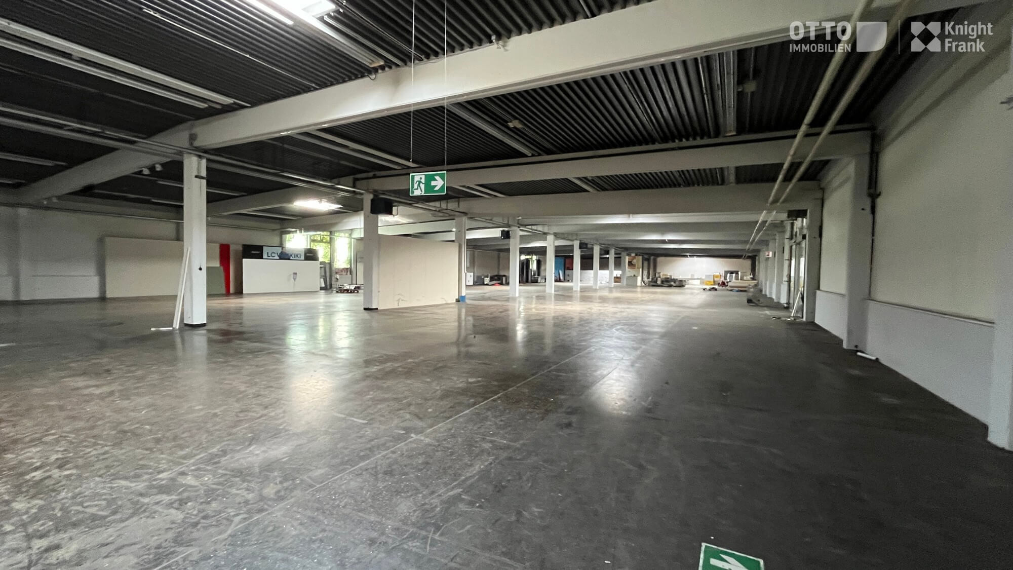 Hall properties on the U1 line / Vienna North