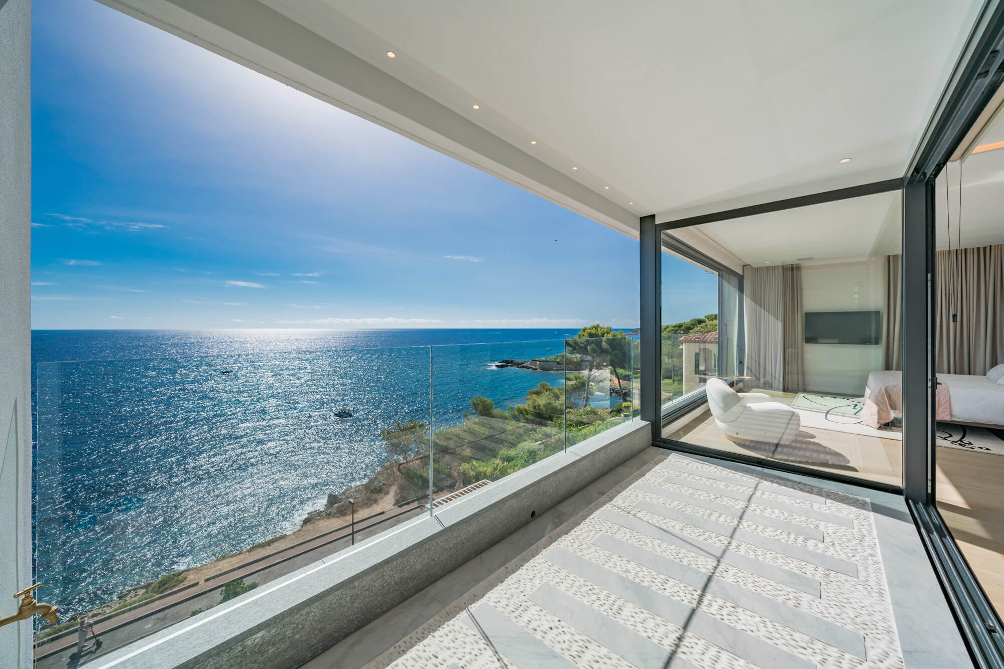 Eine exklusive Villa direkt am Meer