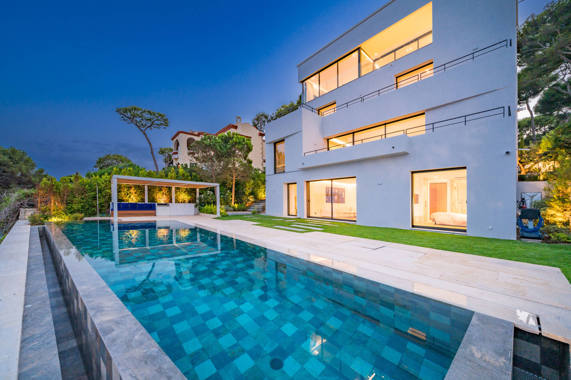 Eine exklusive Villa direkt am Meer
