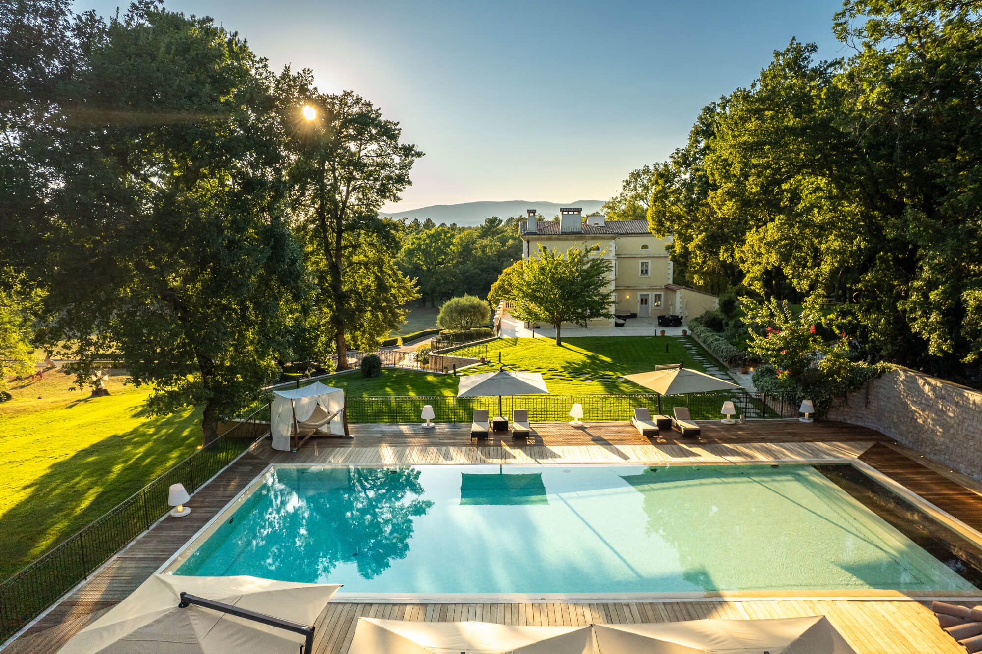 Callian – A charming country estate with a tennis court and helicopter landing pad