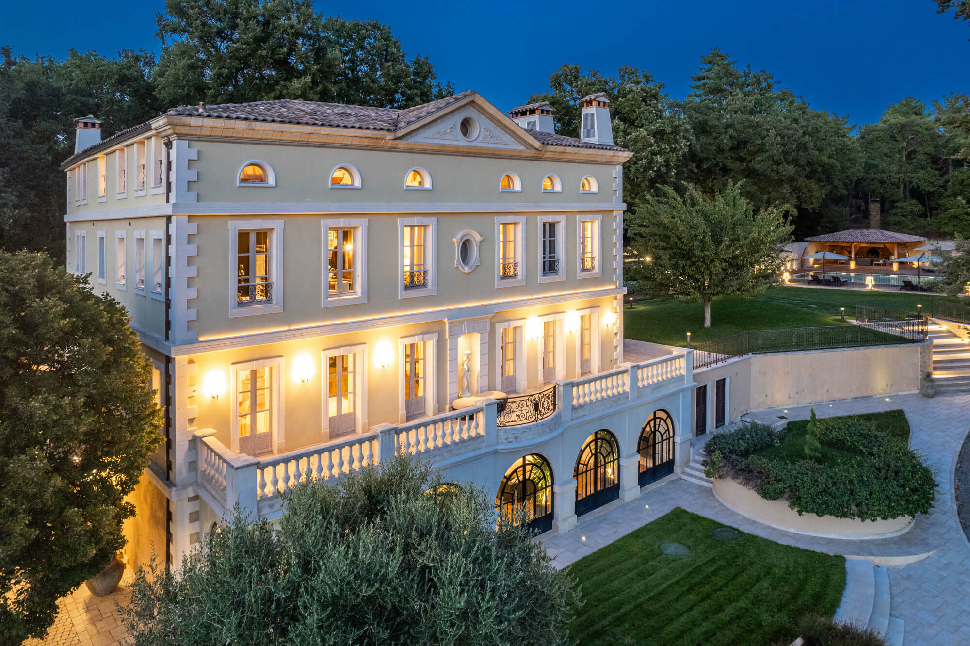Callian – A charming country estate with a tennis court and helicopter landing pad