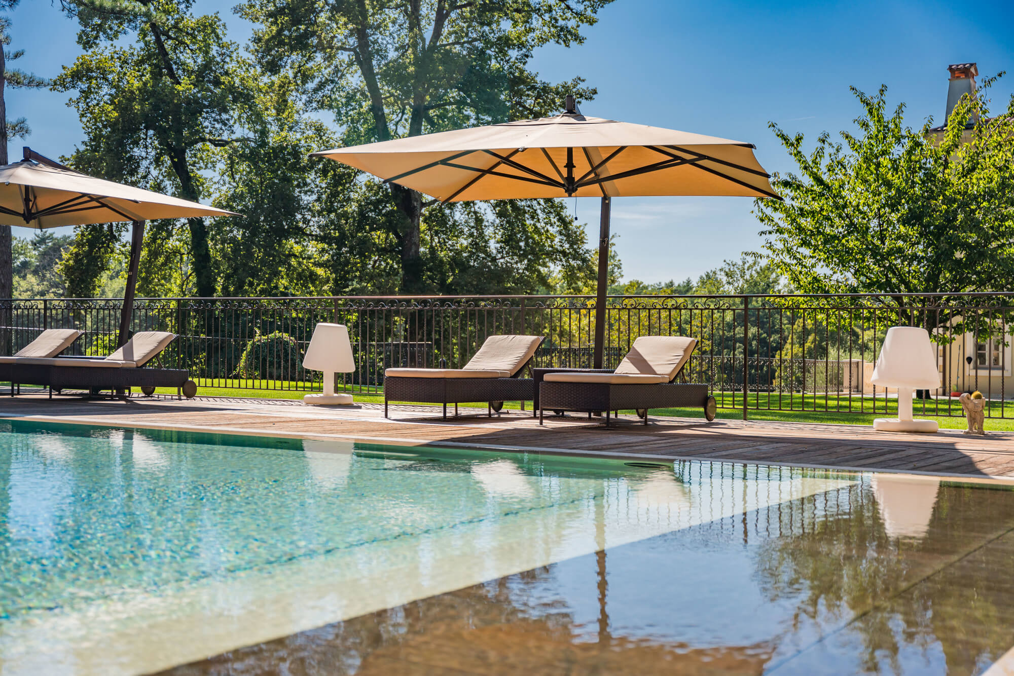 Callian – A charming country estate with a tennis court and helicopter landing pad