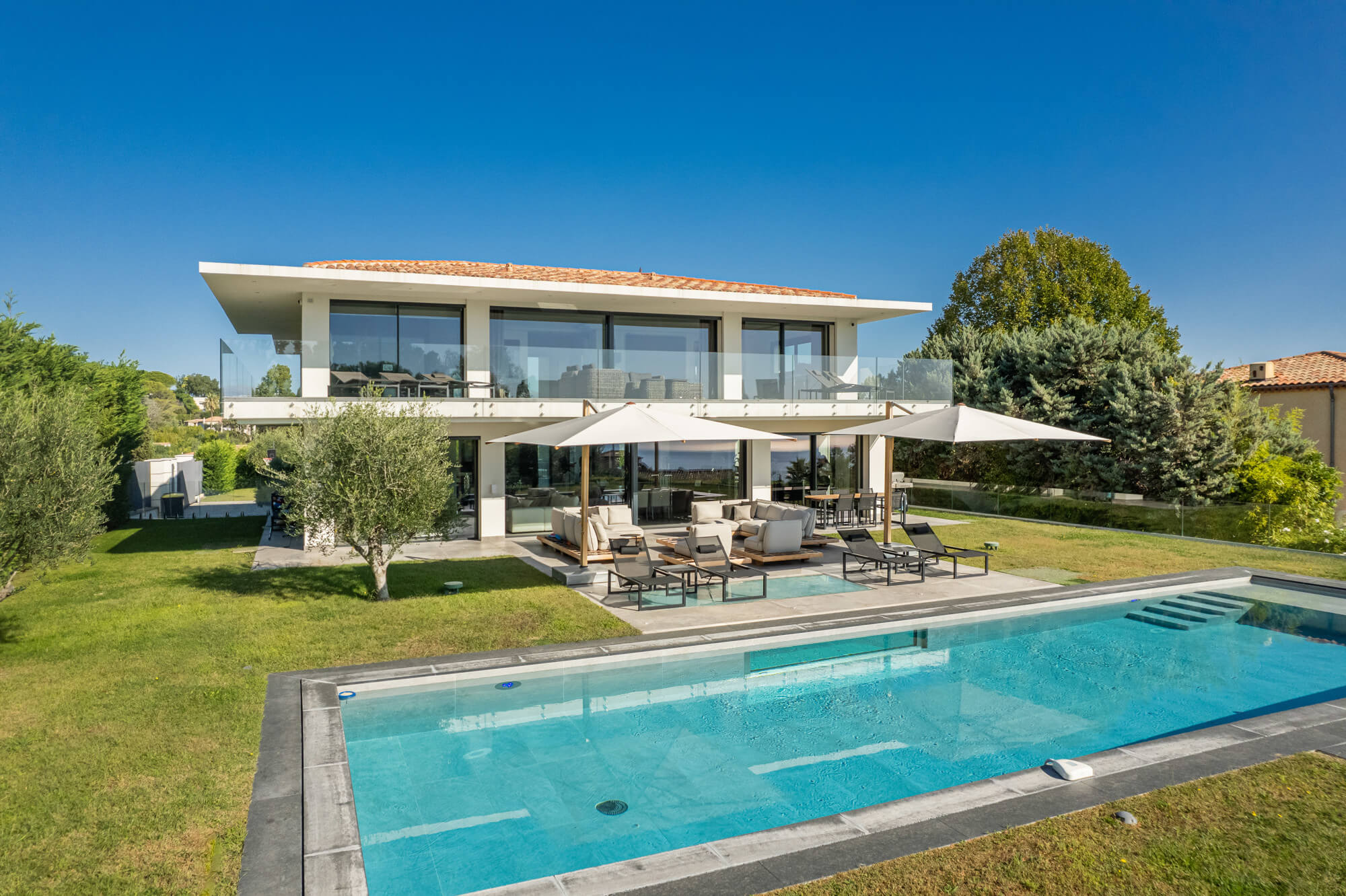 Super Cannes – Moderne Villa mit Swimmingpool und Panoramablick auf das Meer