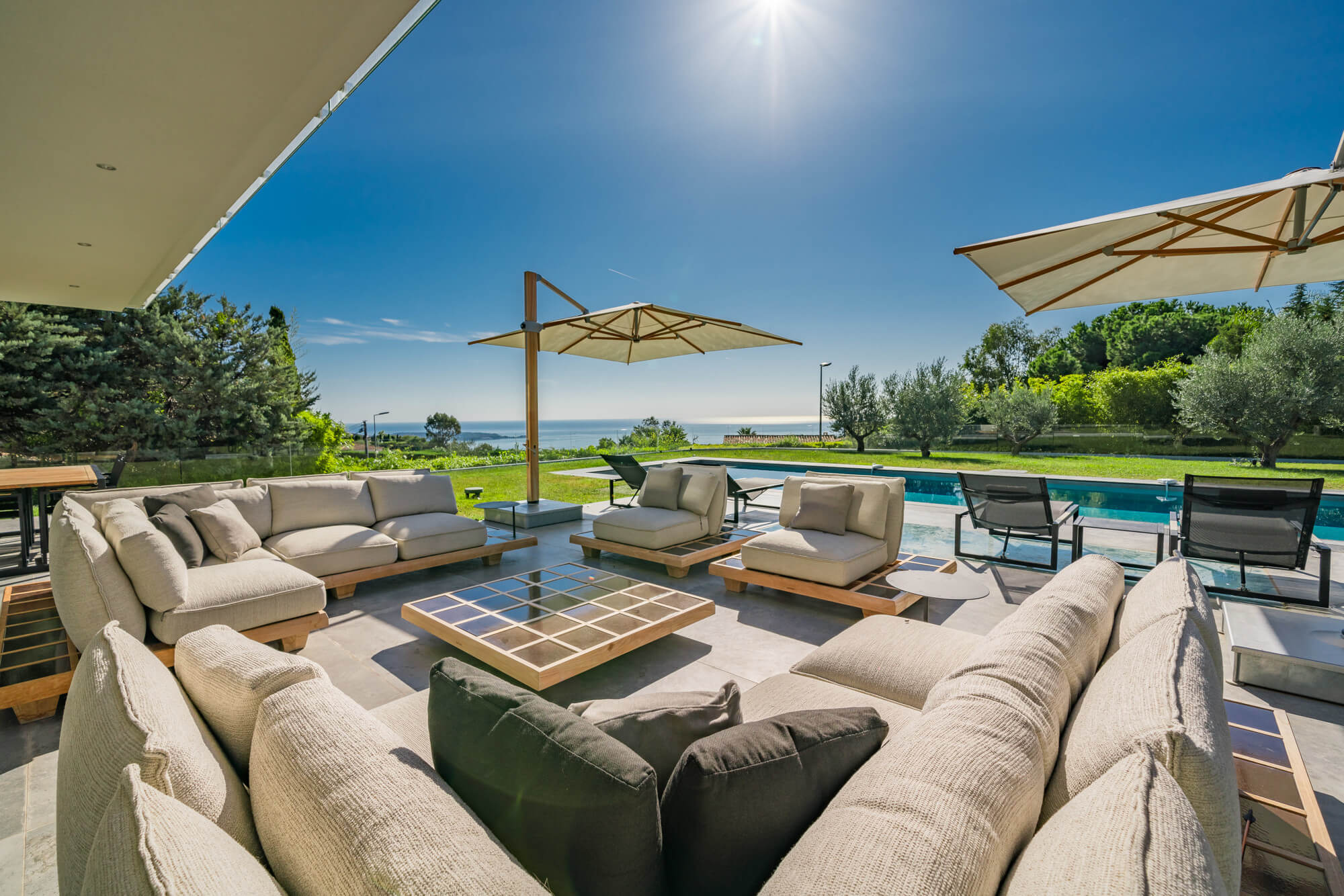Super Cannes – Moderne Villa mit Swimmingpool und Panoramablick auf das Meer
