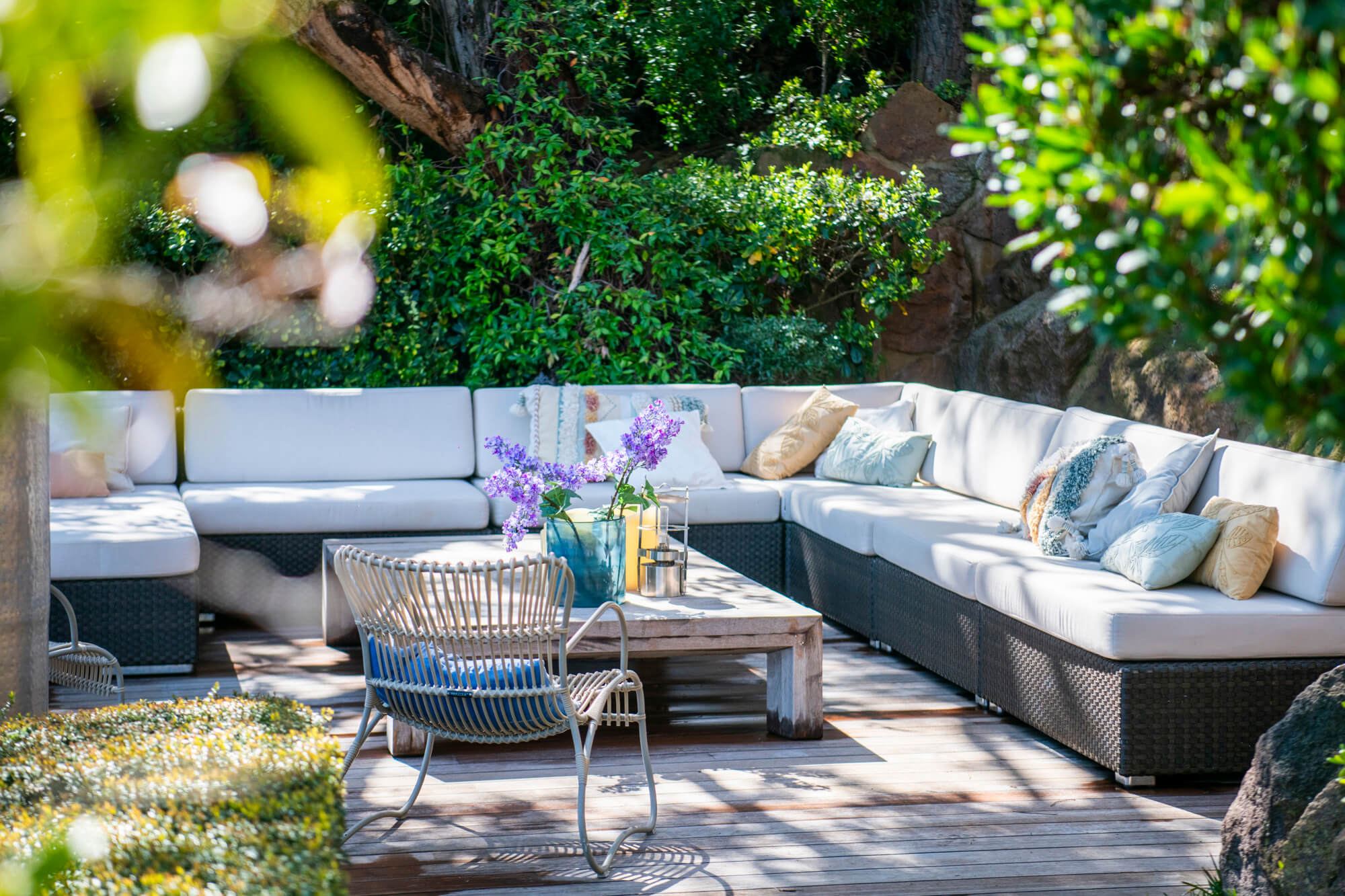 Theoule-Sur-Mer – A stunning Provençal villa directly on the waterfront with a guest house