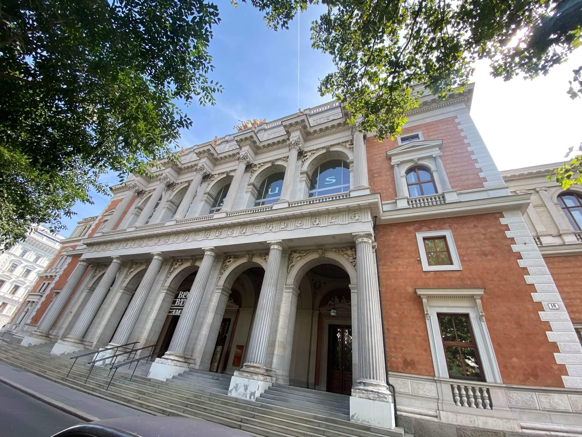 Modern office in the historic Vienna Stock Exchange