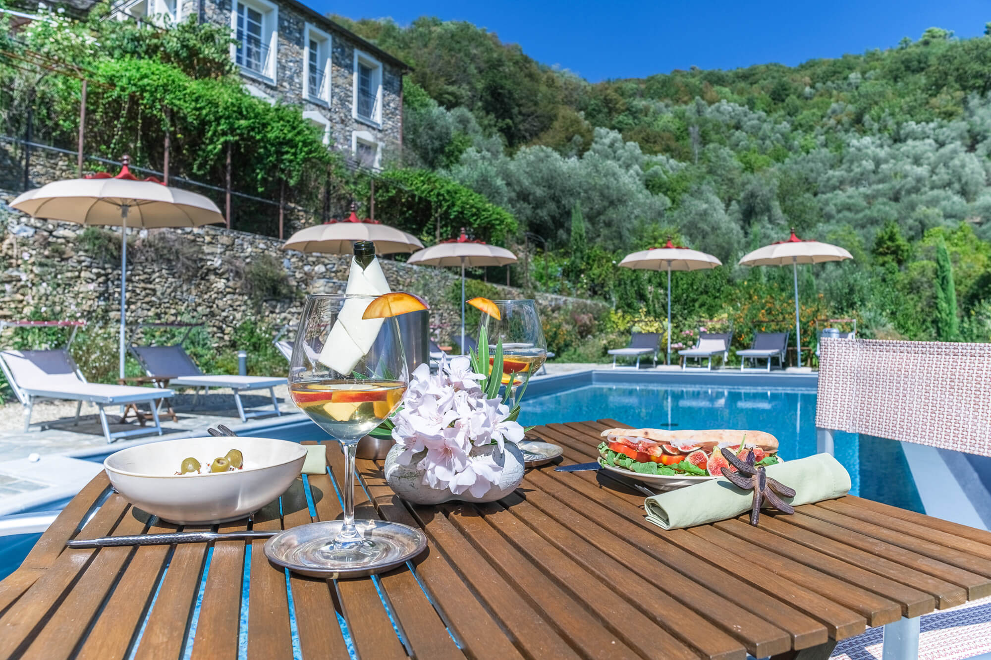 Villa Barca: an exclusive villa directly by the sea