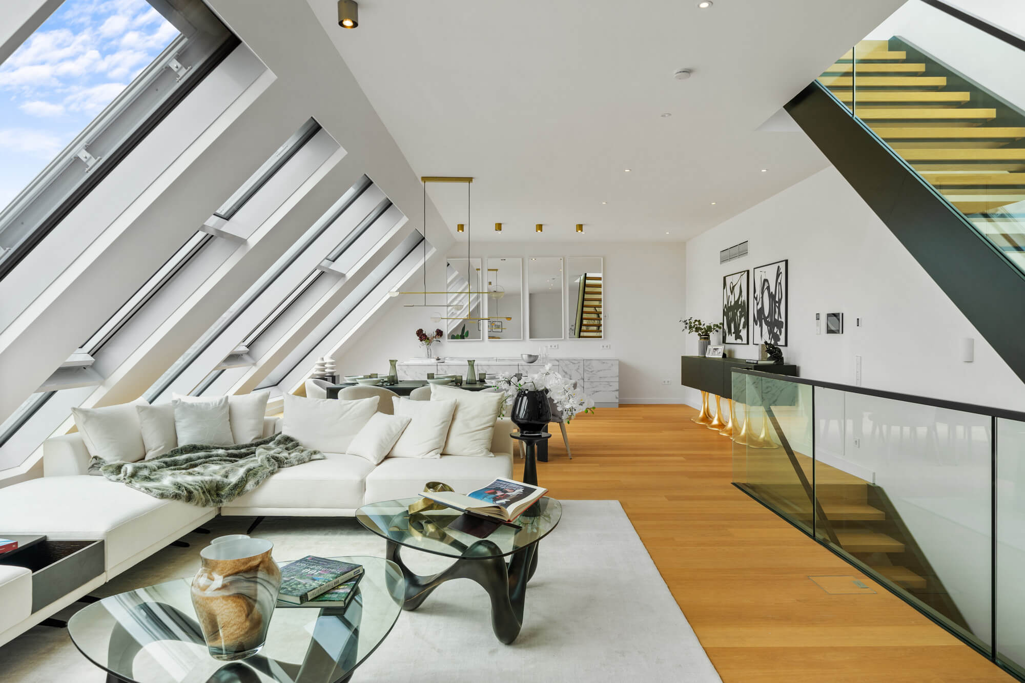 Modern condominium in stylish old building in prime city centre location