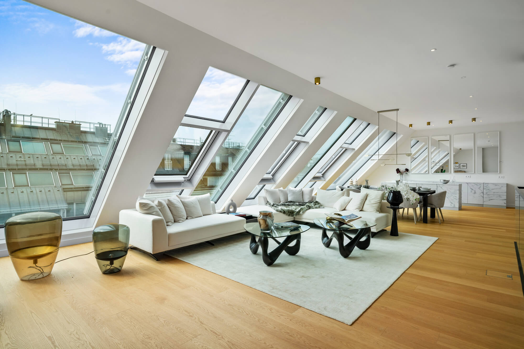 Modern condominium in stylish old building in prime city centre location
