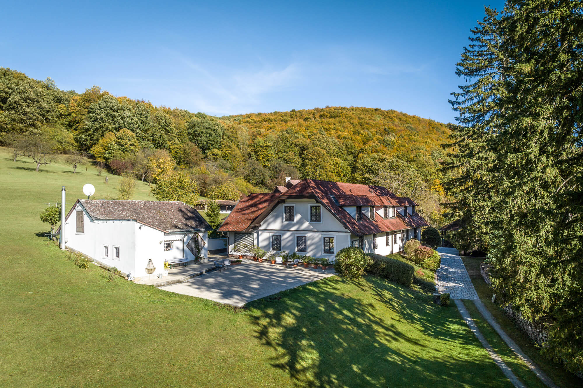 Spacious estate near Klosterneuburg