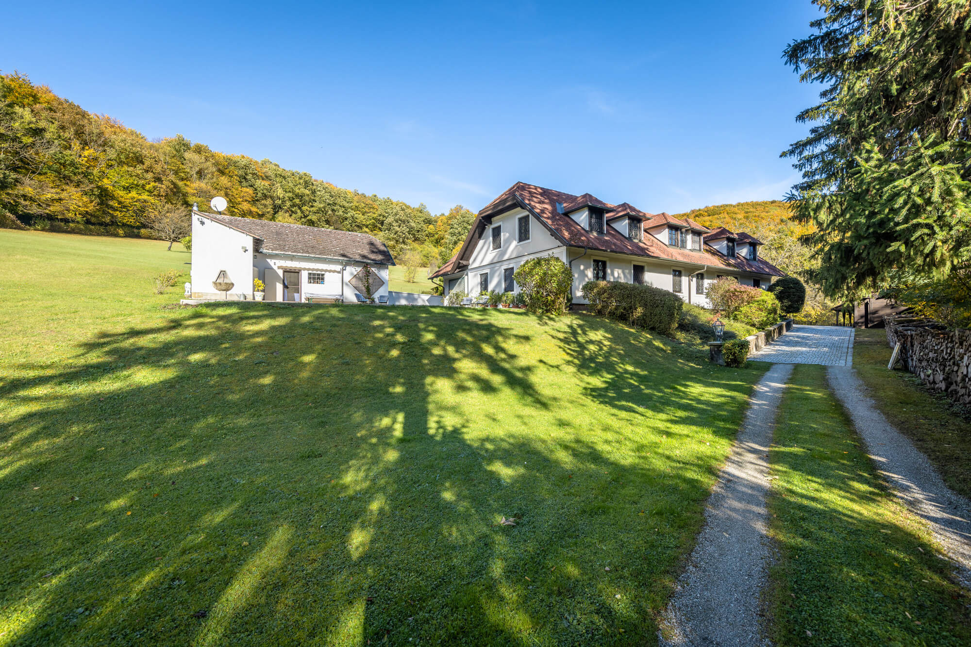 Spacious estate near Klosterneuburg
