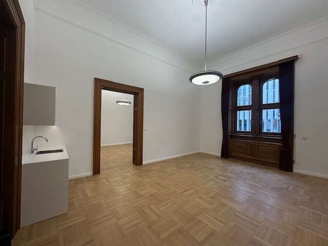 Modern office in the historic Vienna Stock Exchange