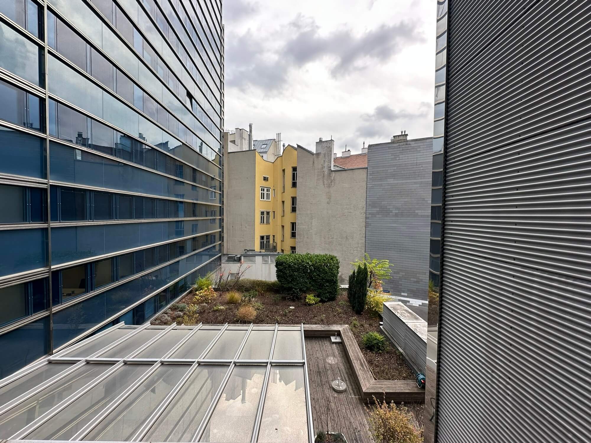 OC4 - Top office space near TU