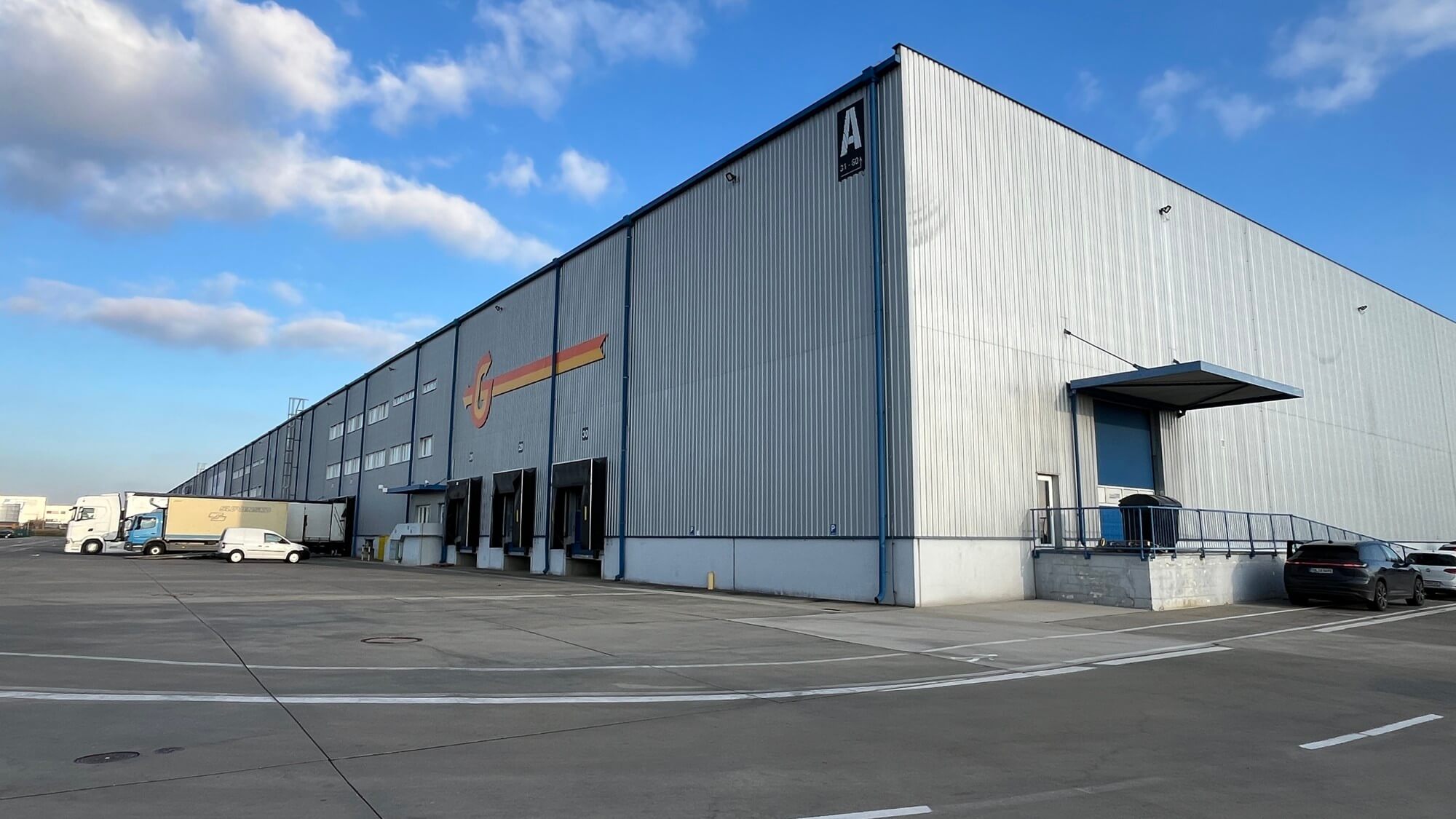 Slowakei - Senec: perfekt gelegene Logistikhalle - provisionsfreie Vermietung