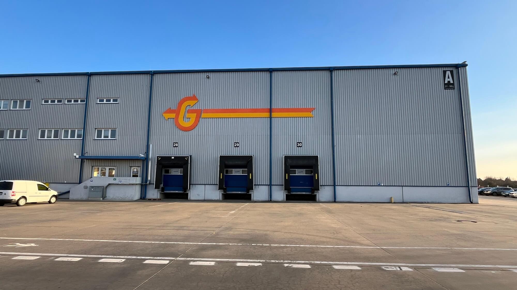 Slowakei - Senec: perfekt gelegene Logistikhalle - provisionsfreie Vermietung