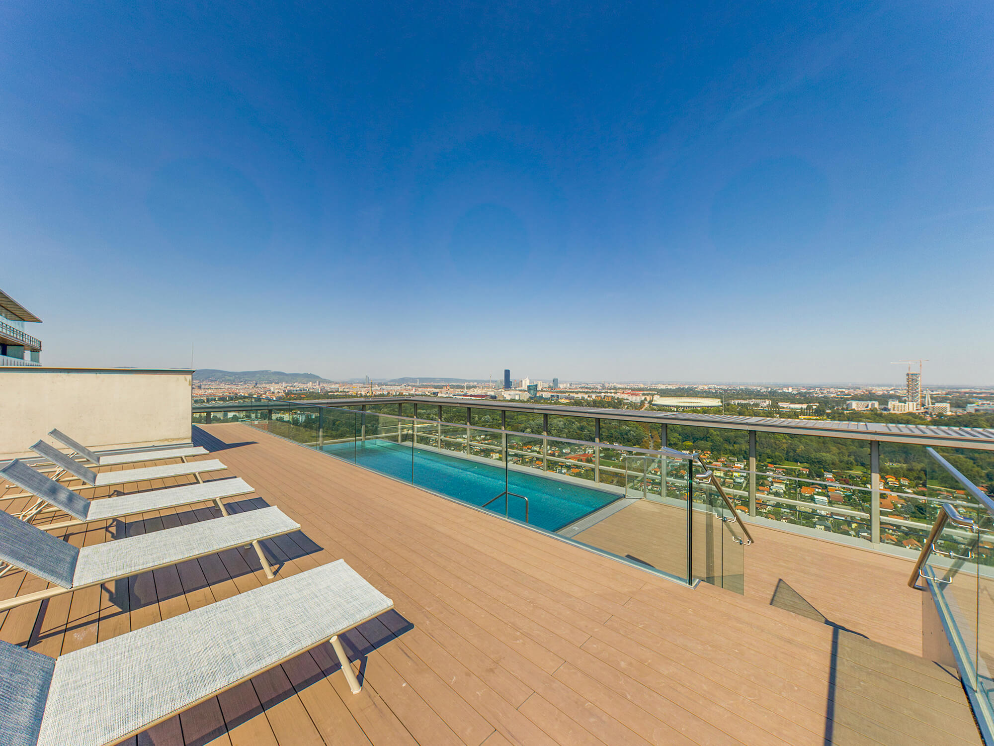 26. Stock - TrIIIple -  komplett möbliert, inklusive Garagenplatz  - zur Miete