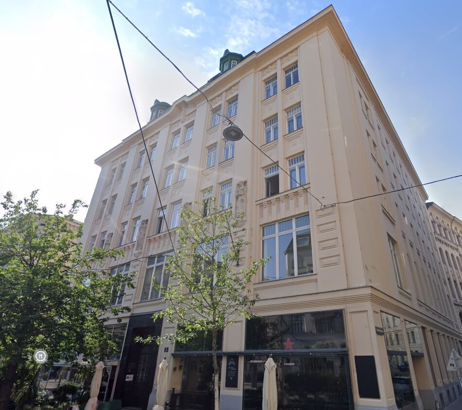 Light-flooded office in old building near Mariahilfer Straße