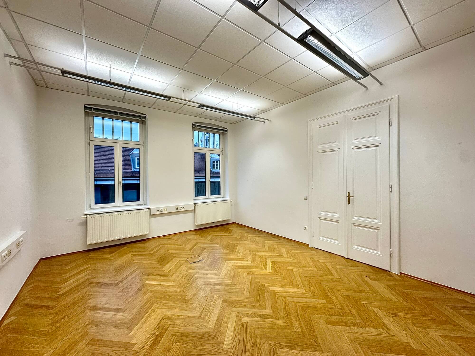 Light-flooded office in old building near Mariahilfer Straße