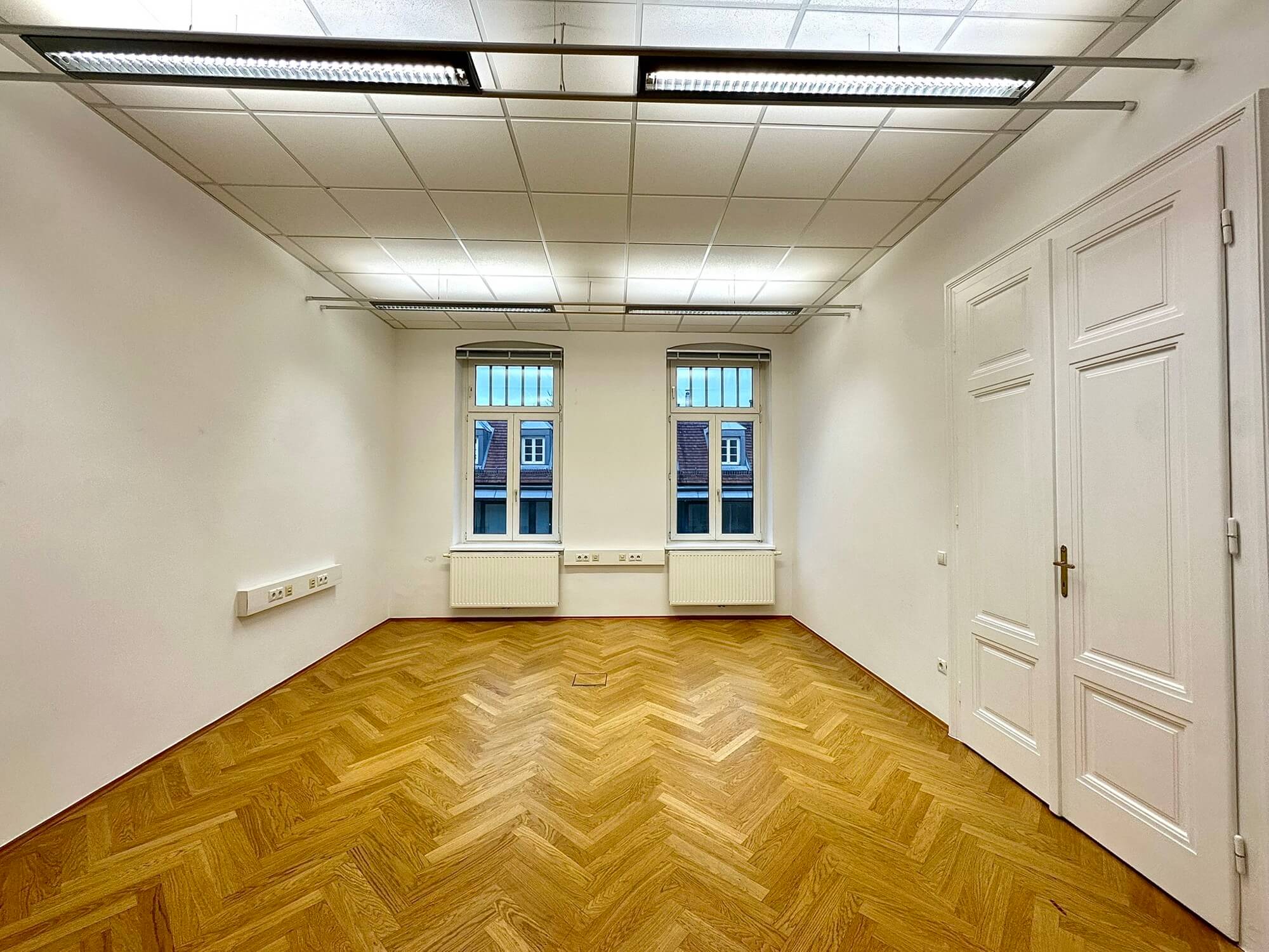 Light-flooded office in old building near Mariahilfer Straße
