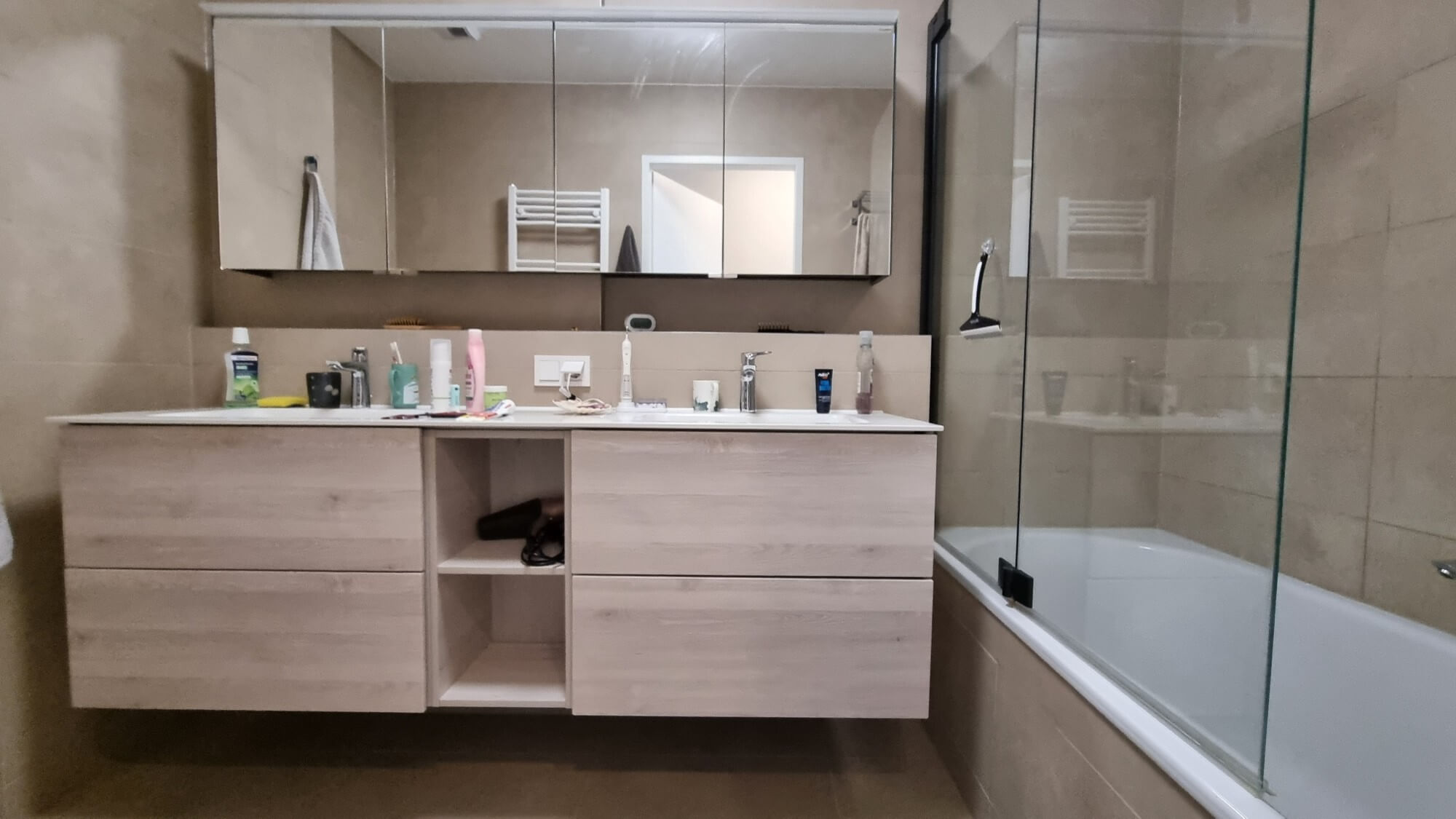 26. Stock - TrIIIple -  komplett möbliert, inklusive Garagenplatz  - zur Miete