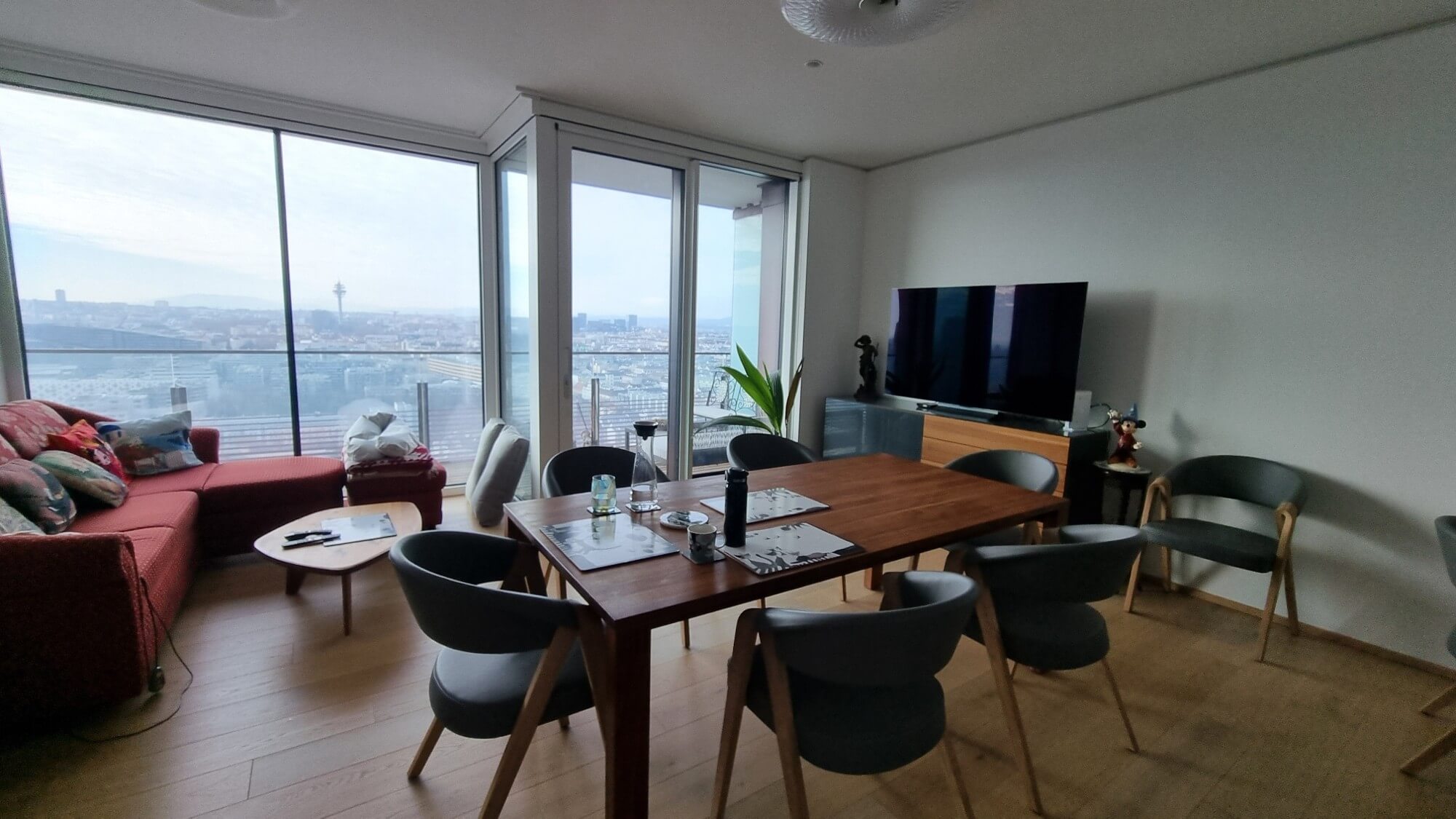 26. Stock - TrIIIple -  komplett möbliert, inklusive Garagenplatz  - zur Miete