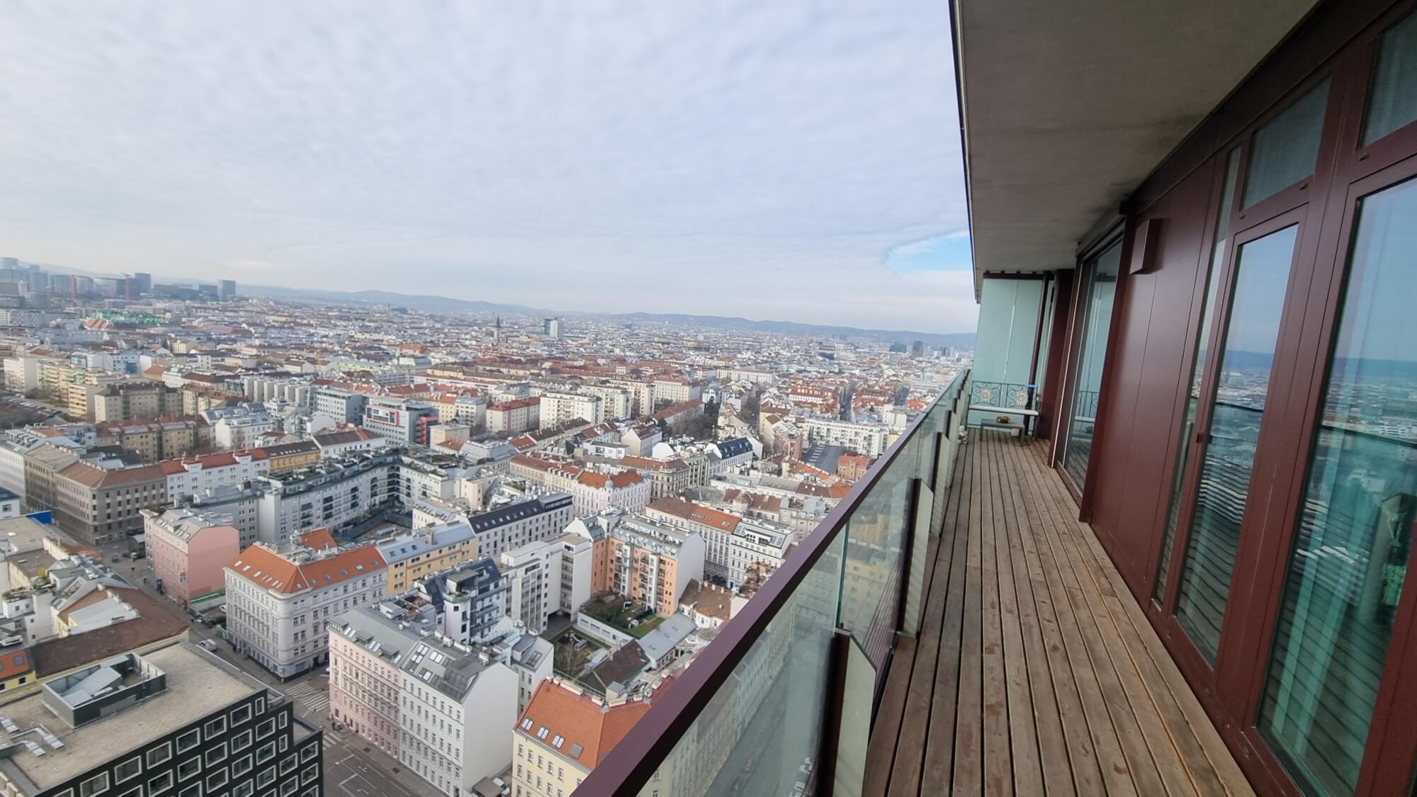 26. Stock - TrIIIple -  komplett möbliert, inklusive Garagenplatz  - zur Miete