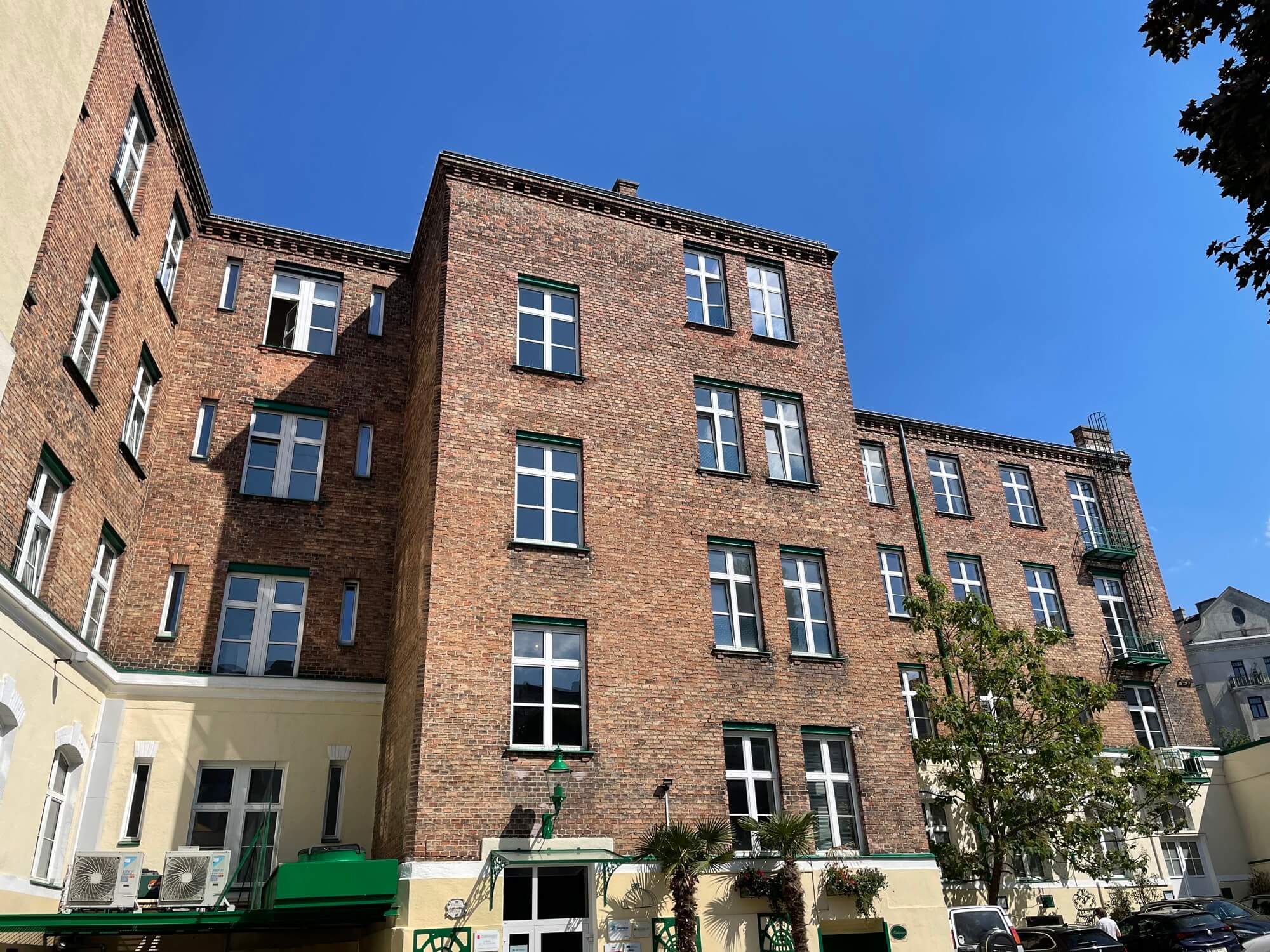 Loft-Büro in ehemaligem Fabriksgebäude