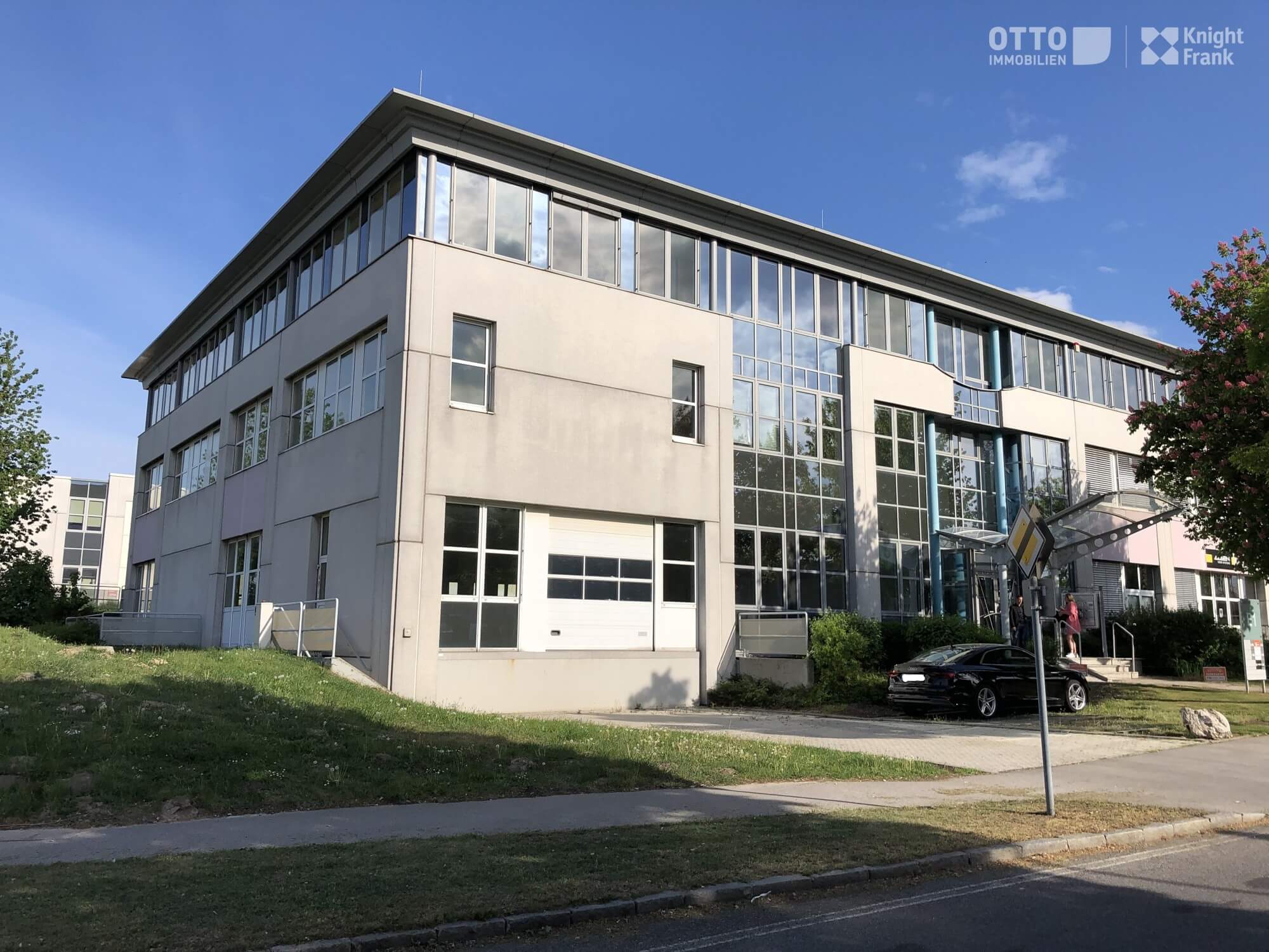 Moderne Lagerflächen an der S1
