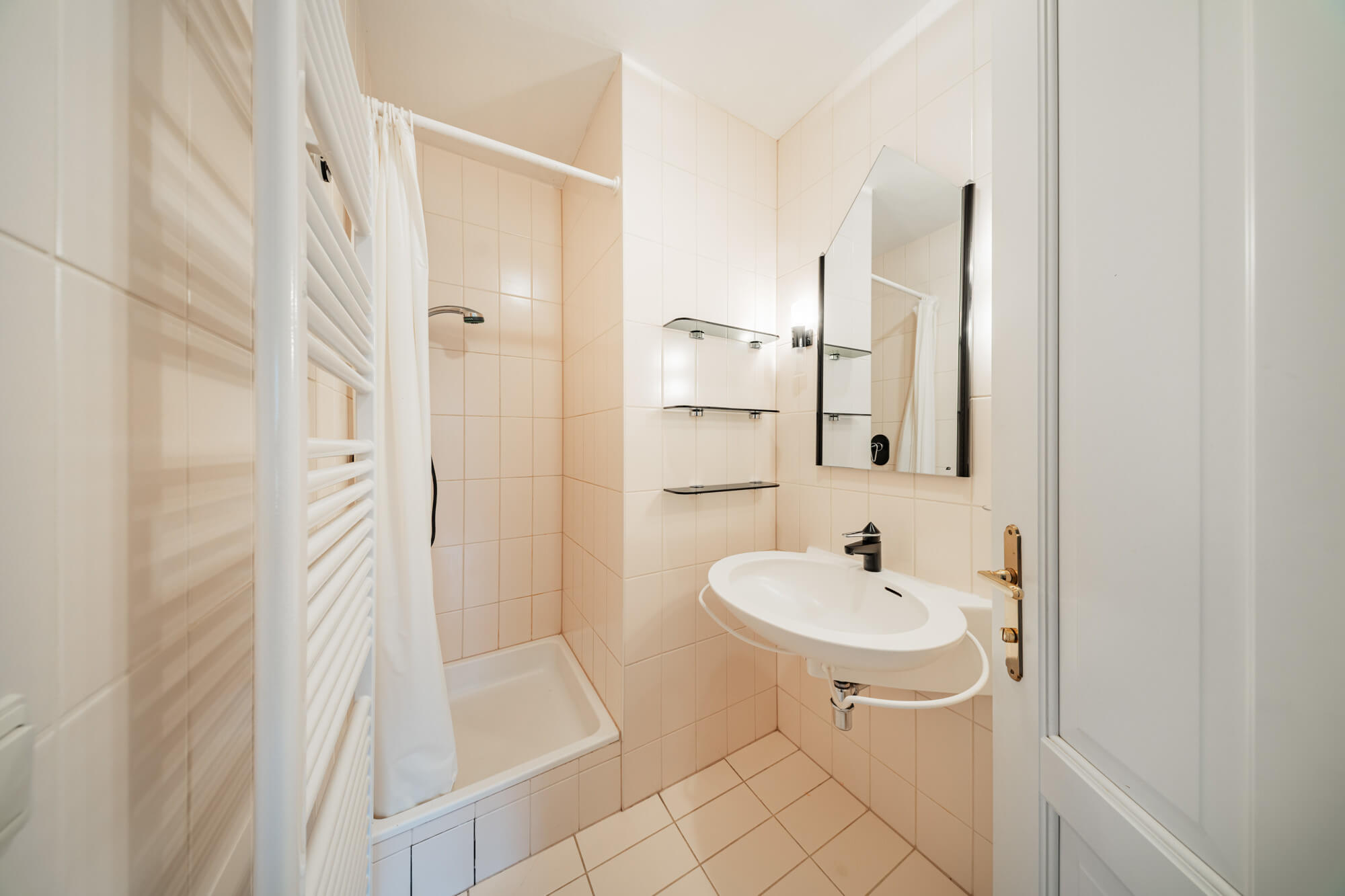 Charmante Villen Wohnung mit Terrasse