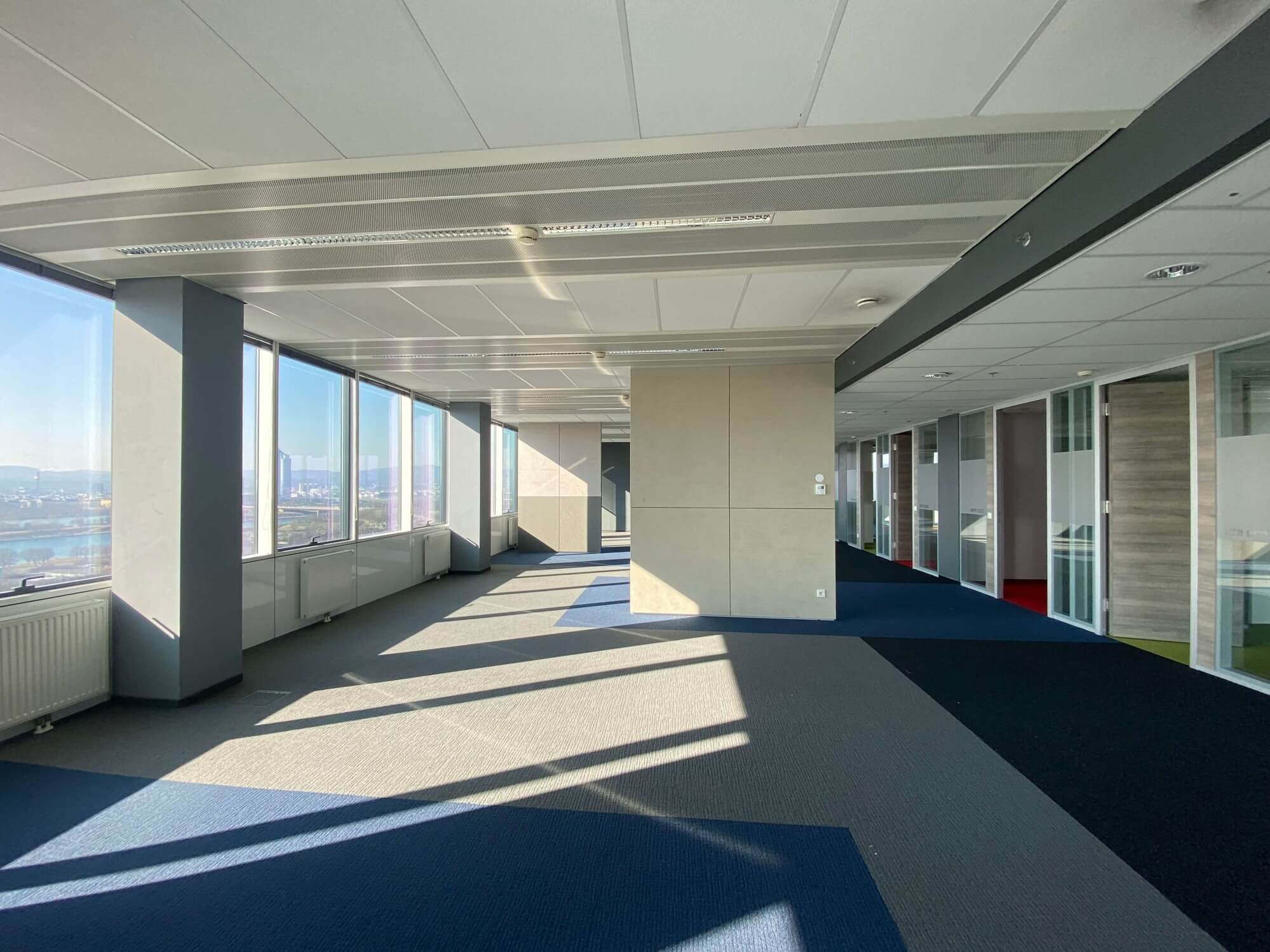 Moderne Büros mit Weitblick - SATURN TOWER