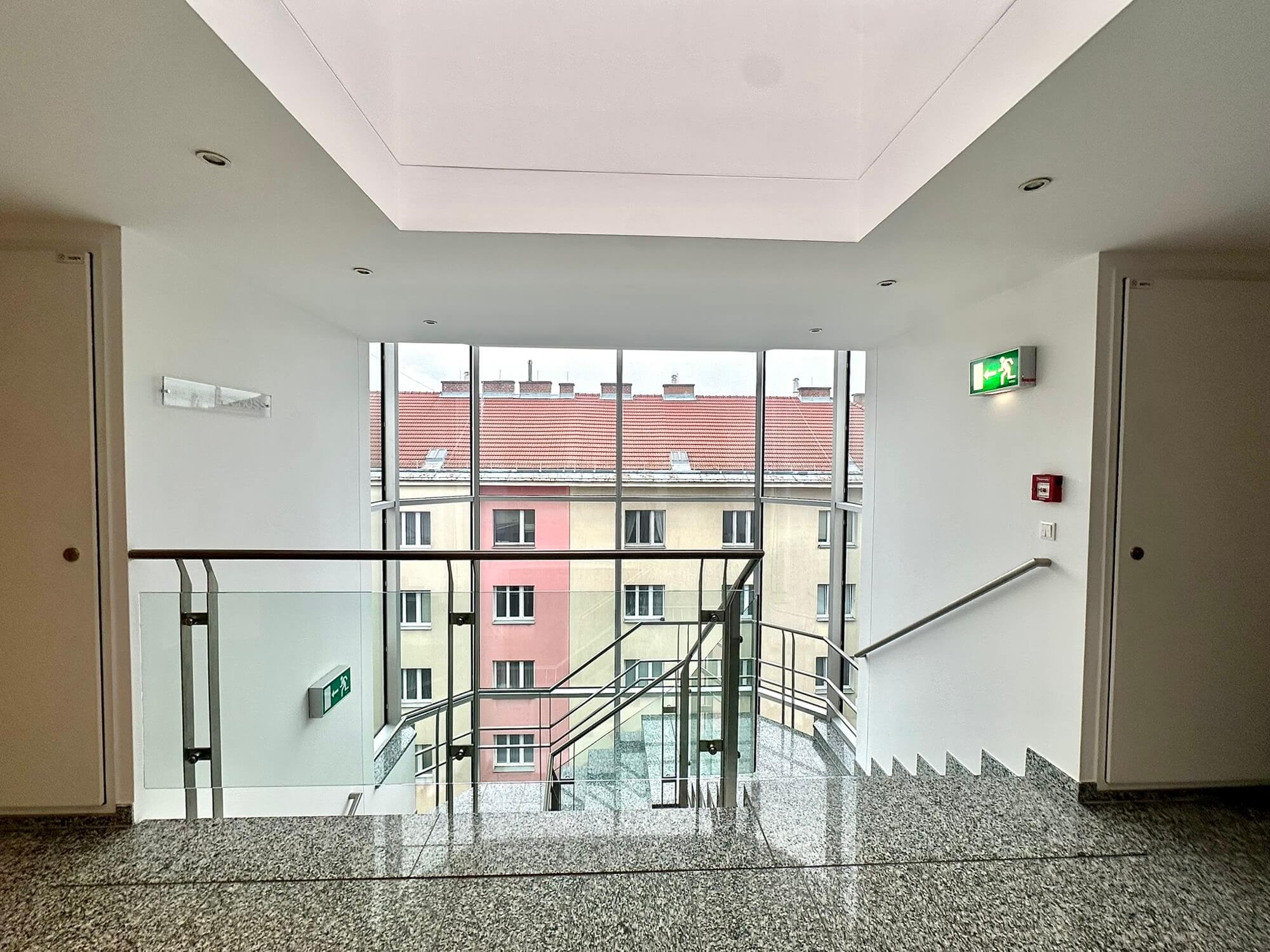 Working in the countryside, between office and nature at Währinger Park