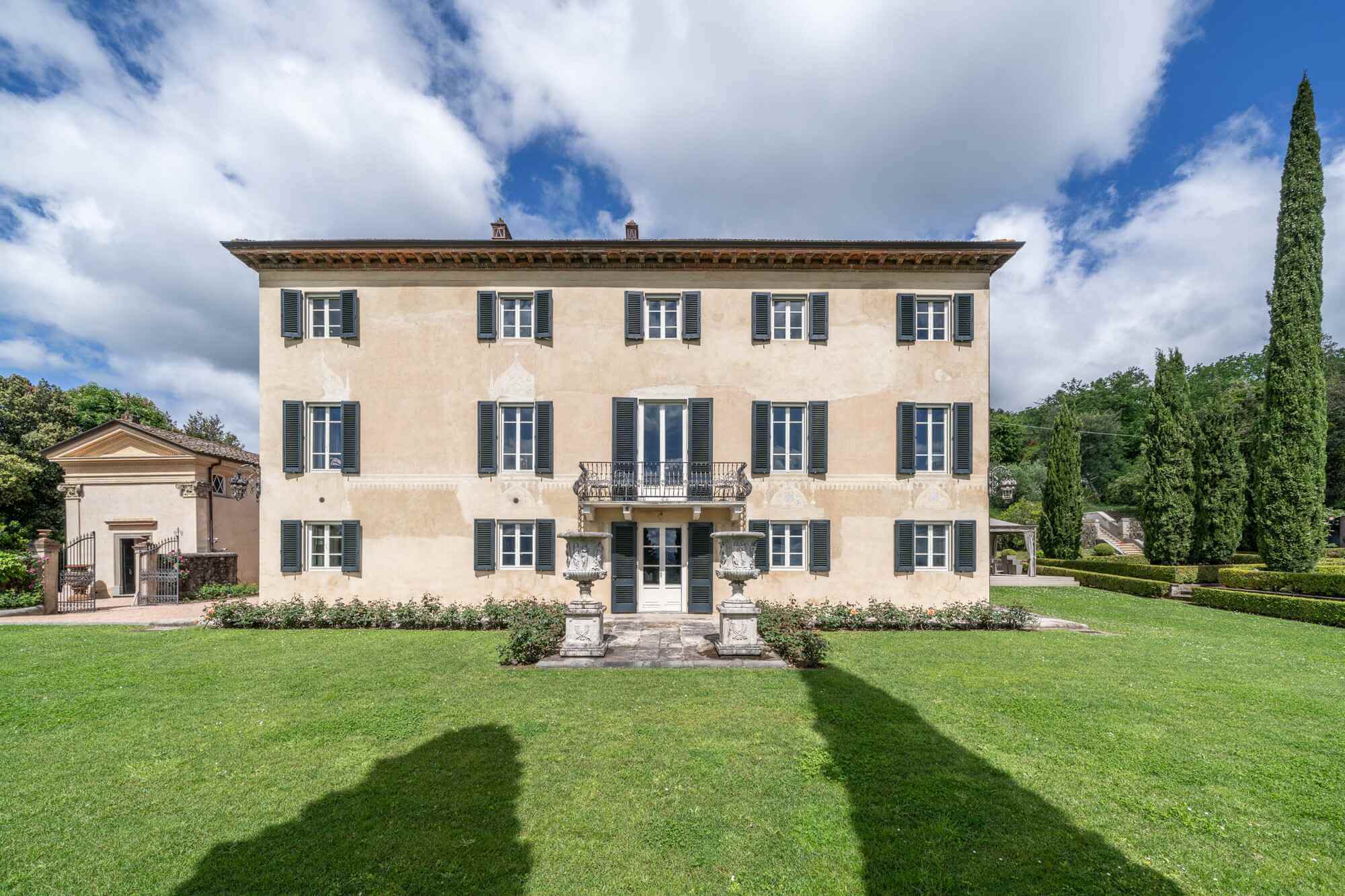 Villa in Lucca zum Verkauf