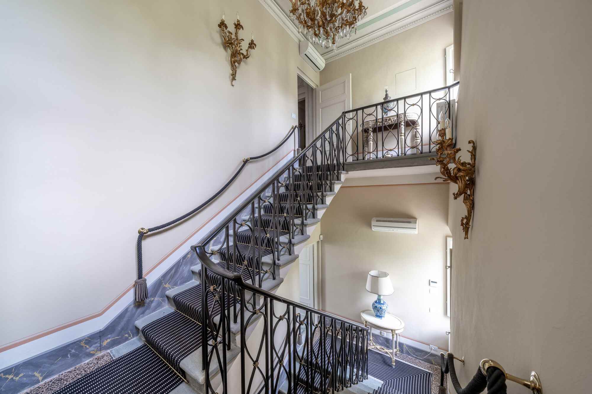 Villa in Lucca zum Verkauf